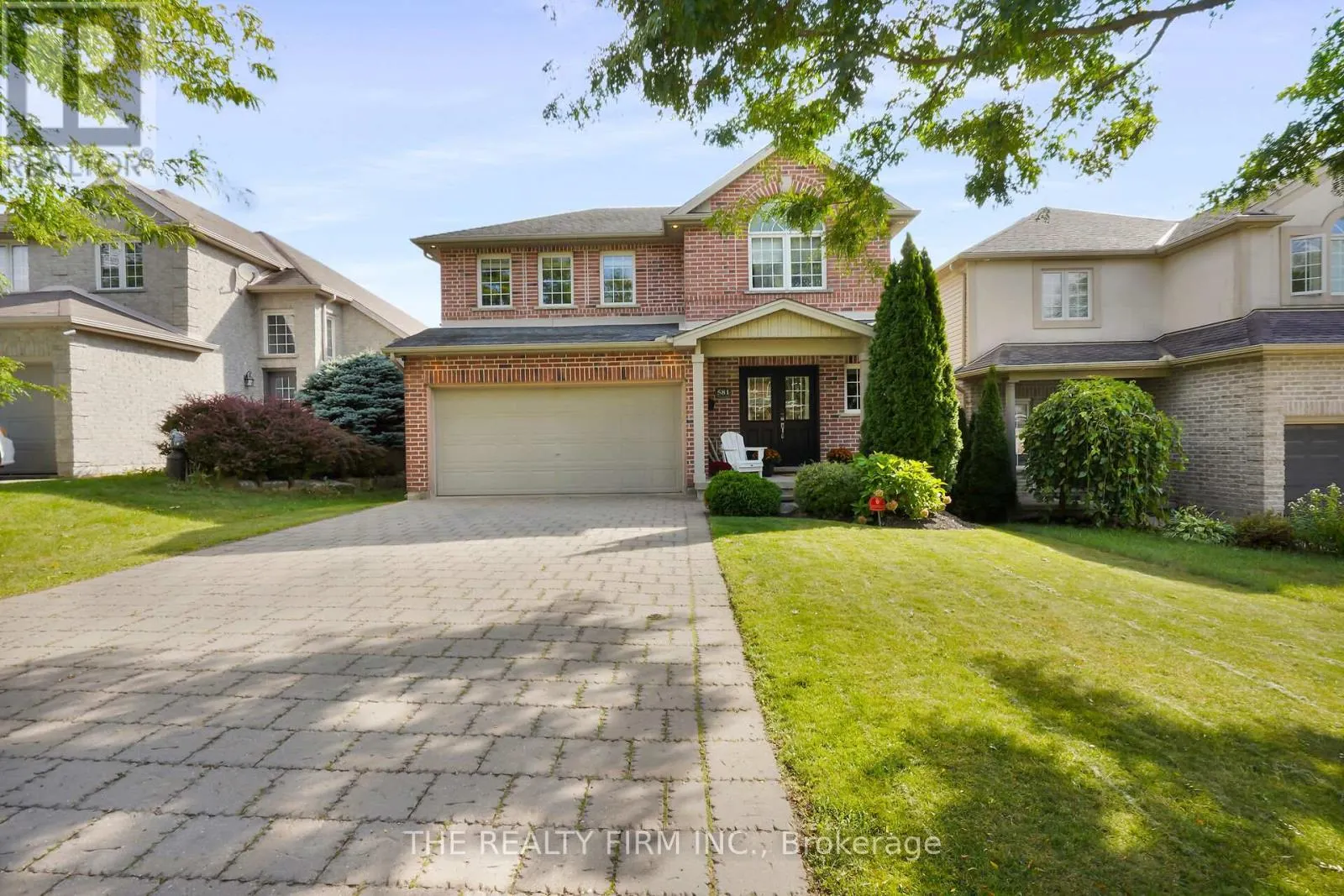 581 CLEARWATER CRESCENT