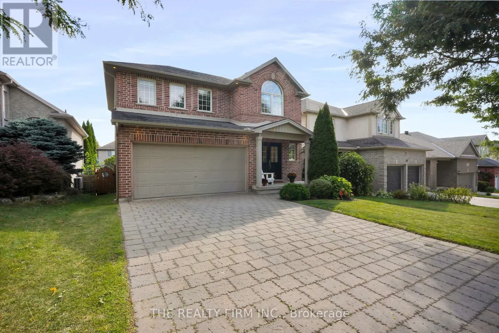 581 CLEARWATER CRESCENT