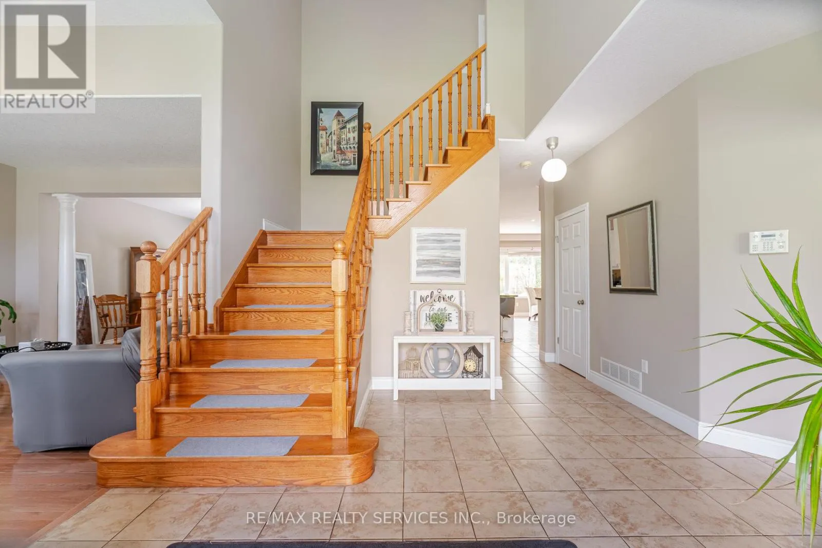 24 BROOKHAVEN CRESCENT