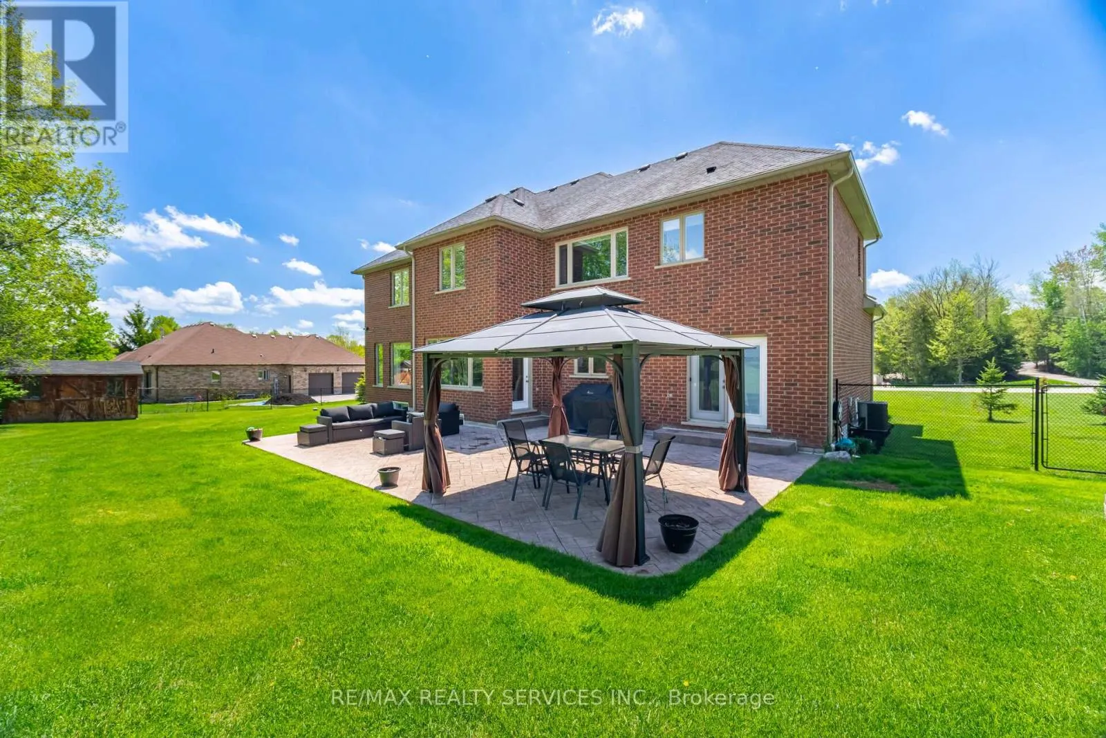24 BROOKHAVEN CRESCENT