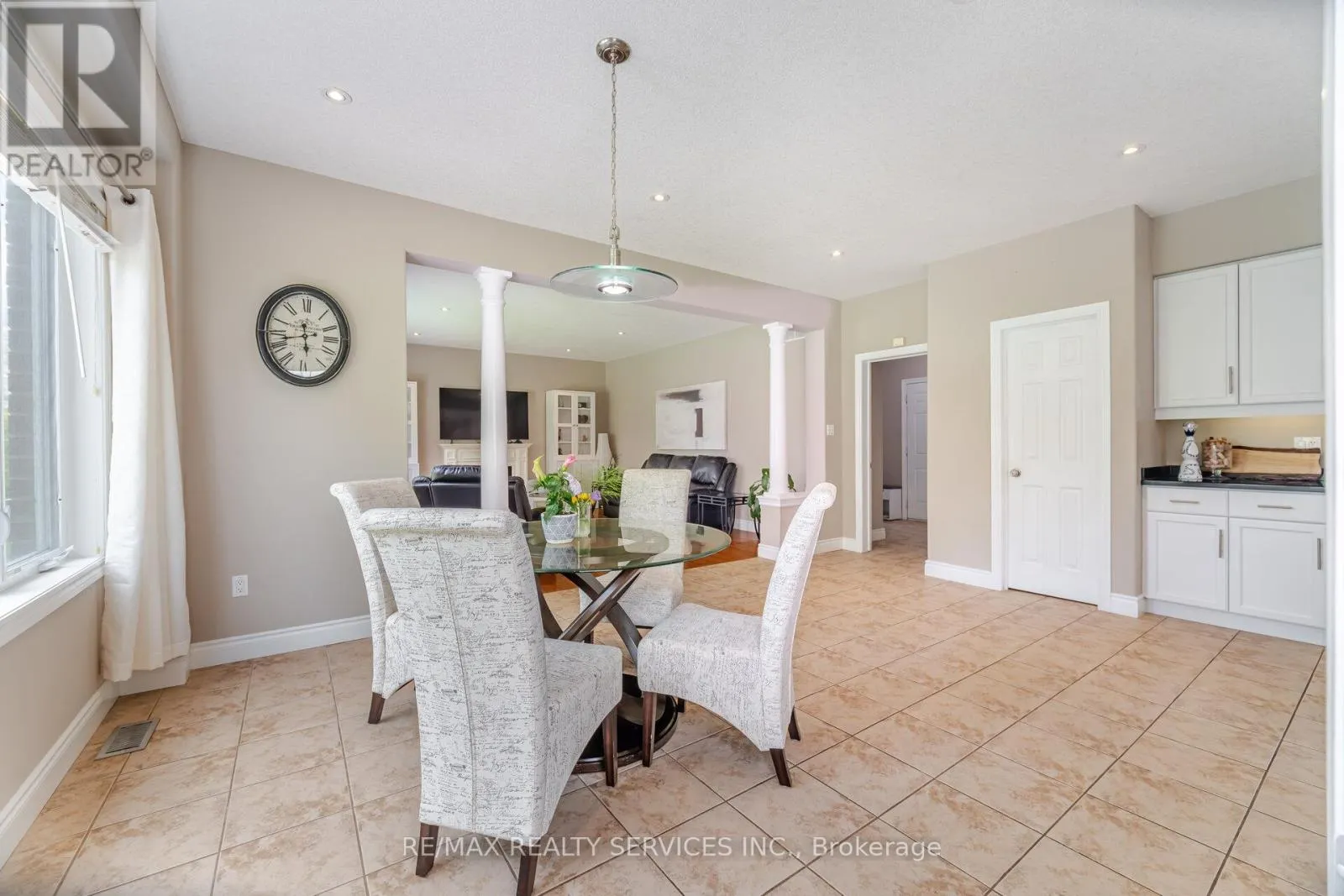 24 BROOKHAVEN CRESCENT
