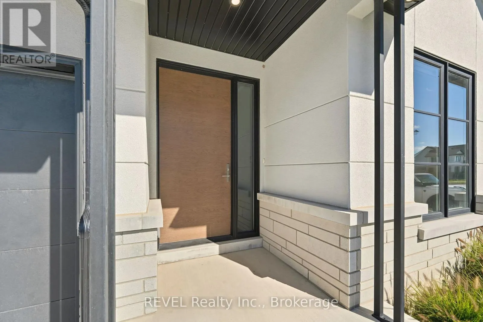 40 IVY CRESCENT