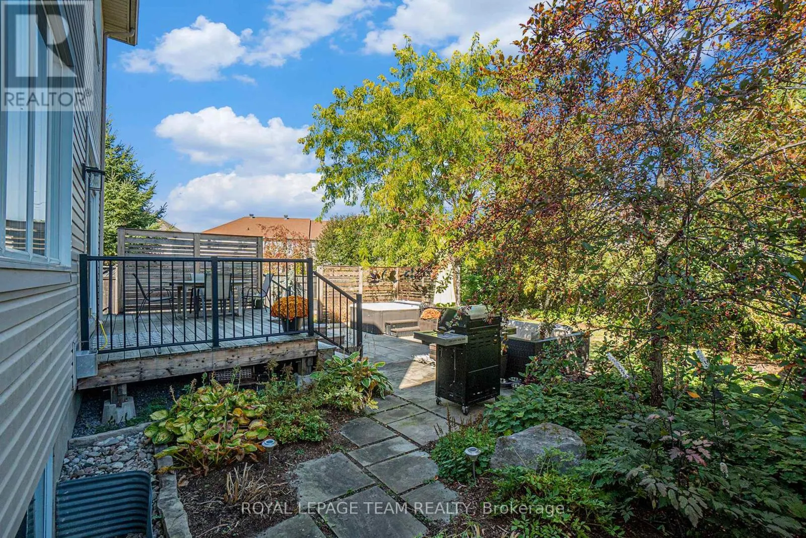 369 GLENBRAE AVENUE