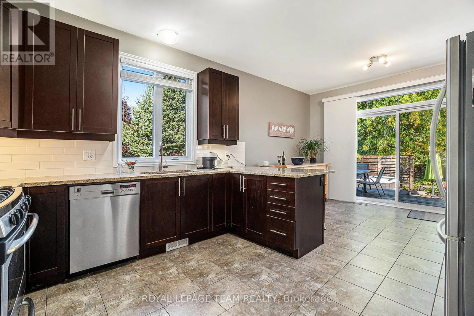 369 GLENBRAE AVENUE