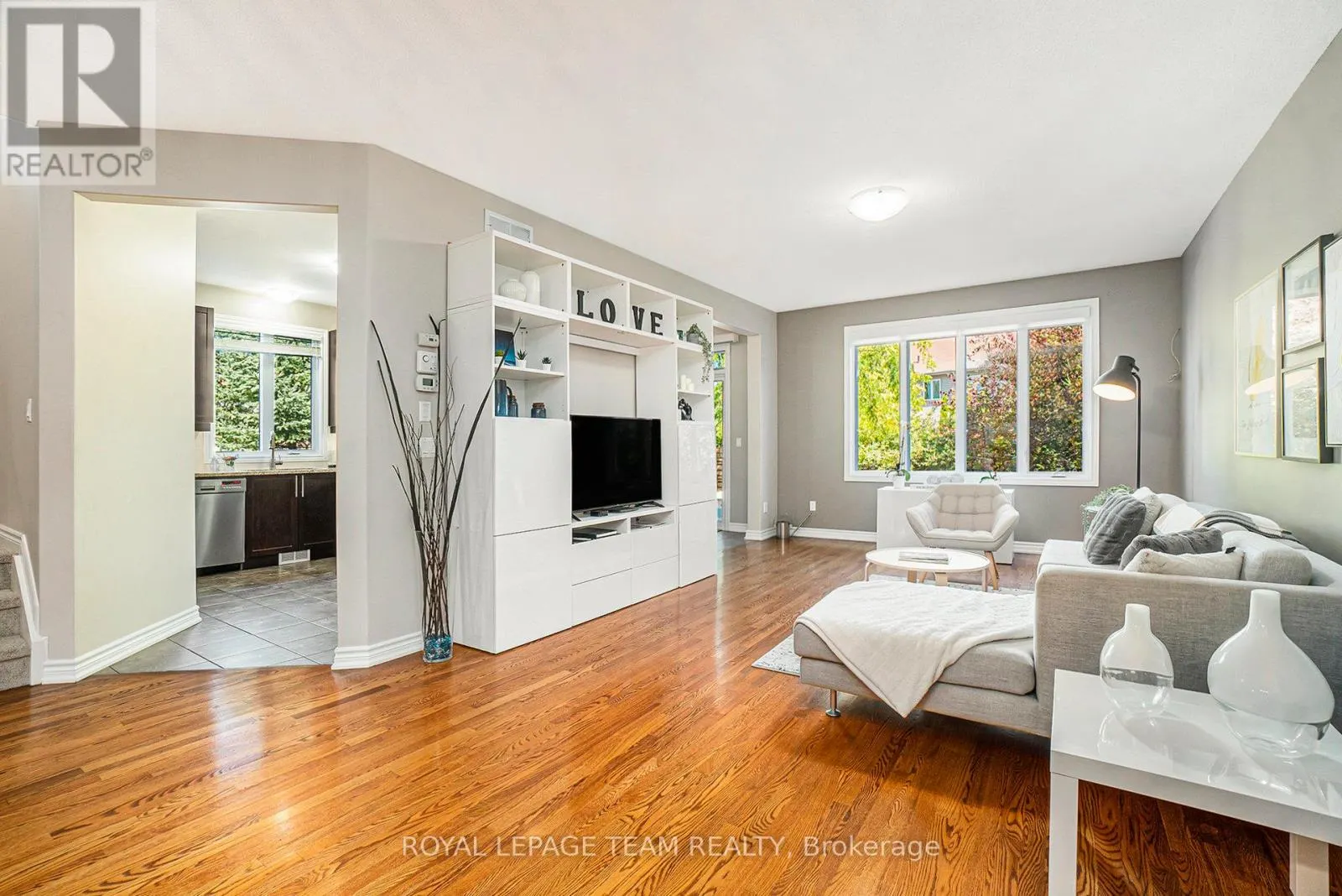 369 GLENBRAE AVENUE