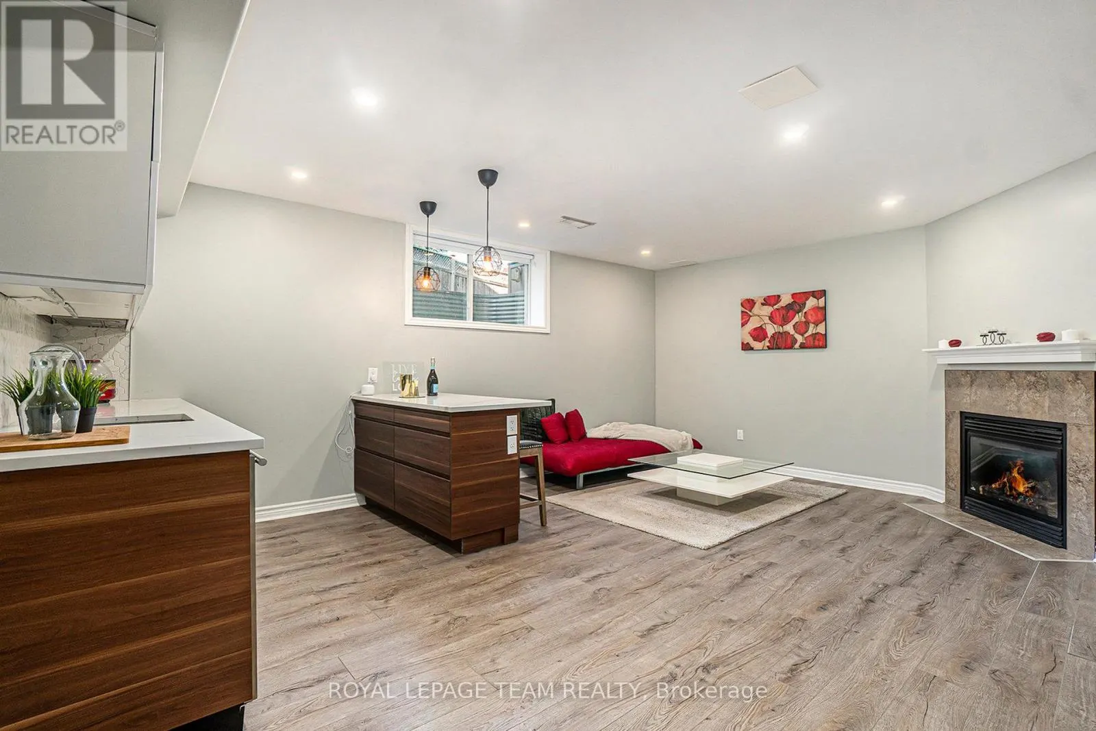369 GLENBRAE AVENUE