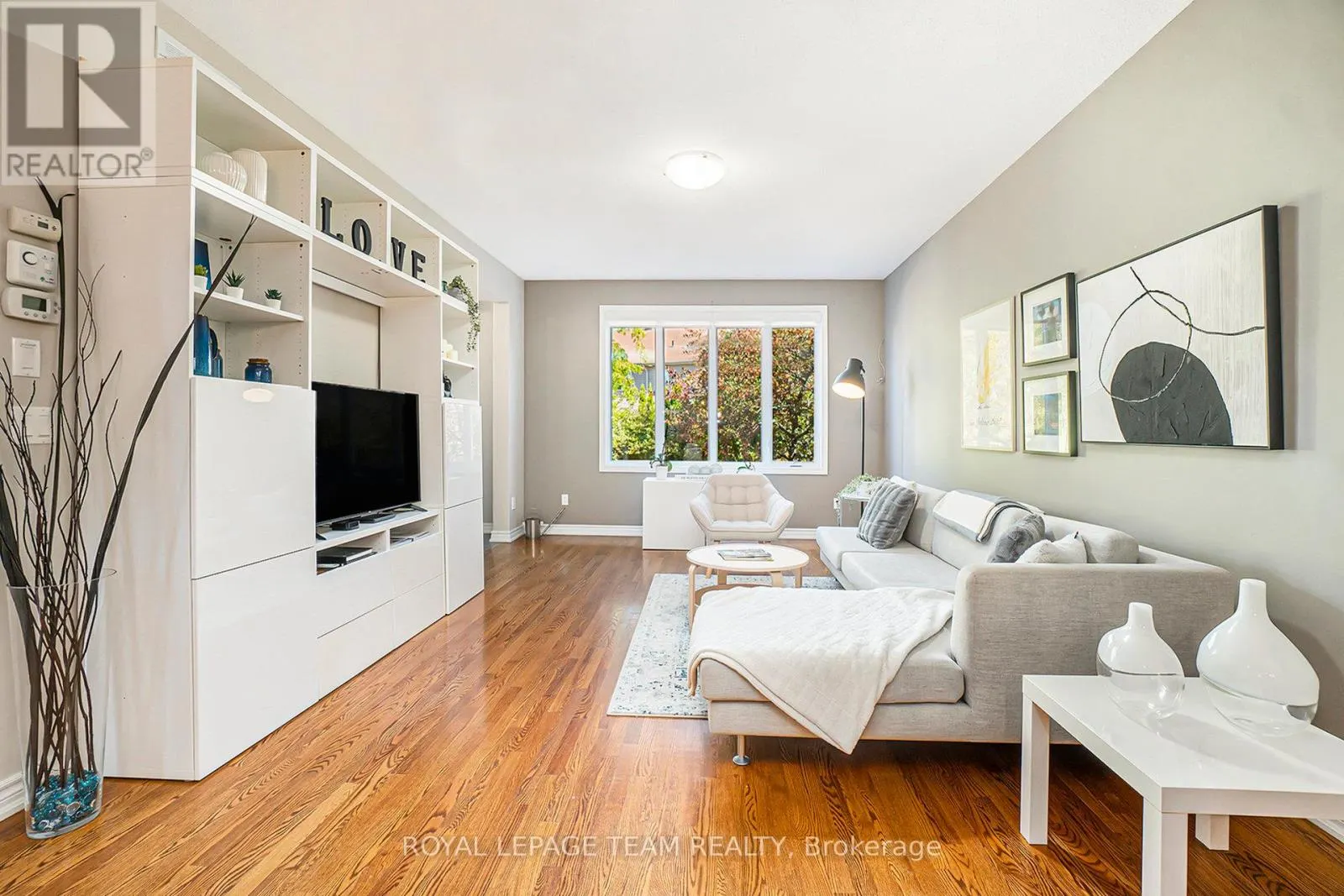 369 GLENBRAE AVENUE