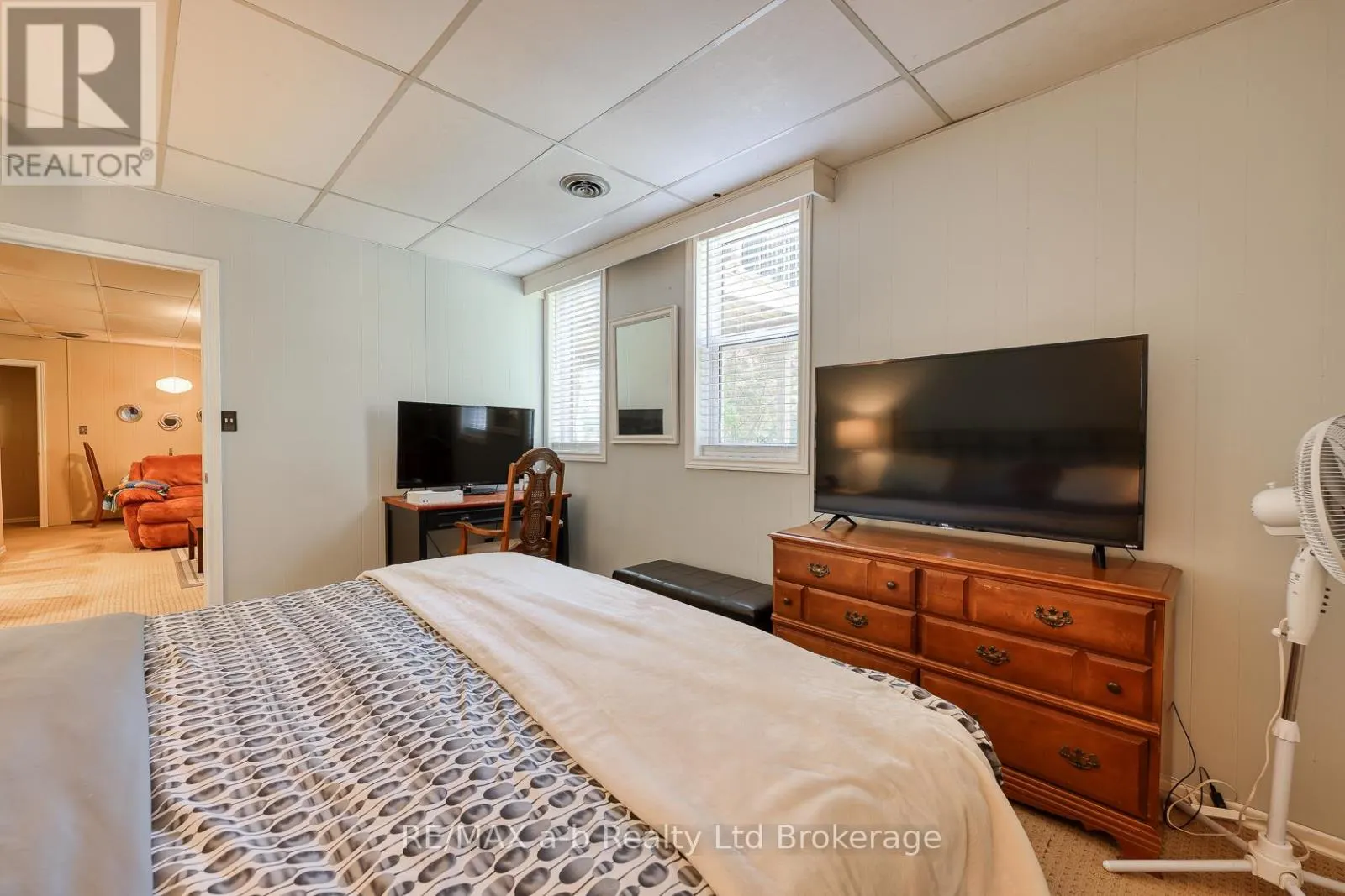 543 HIGHLAND DRIVE
