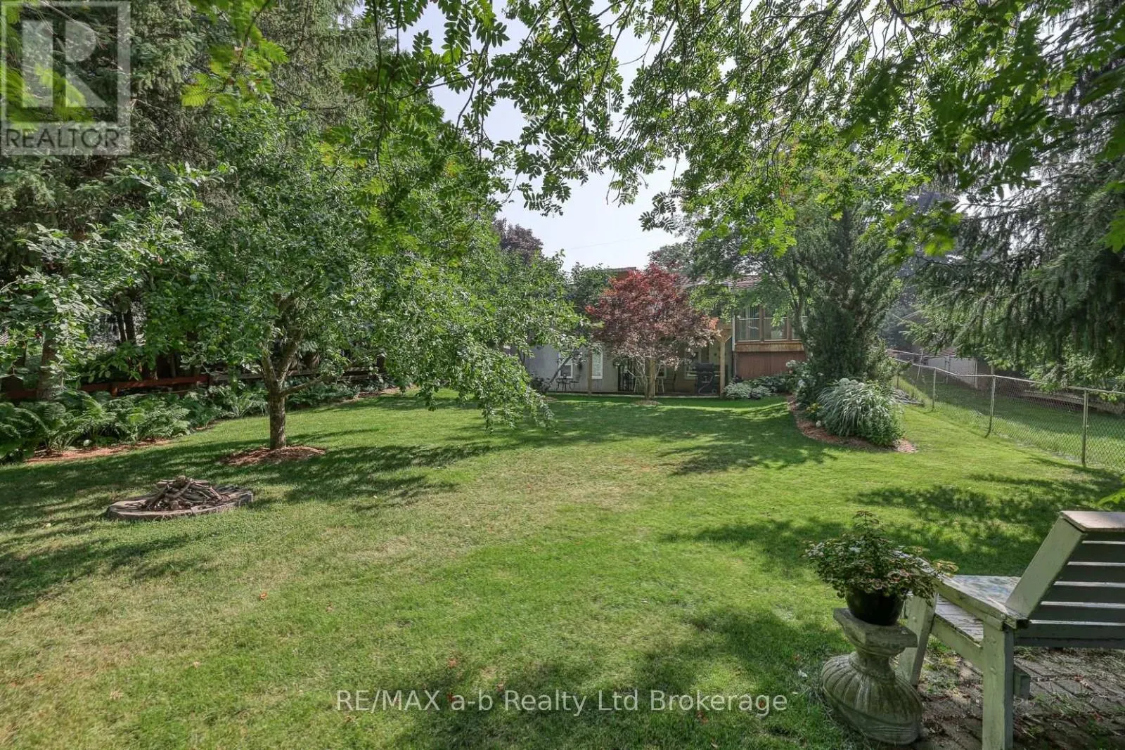 543 HIGHLAND DRIVE
