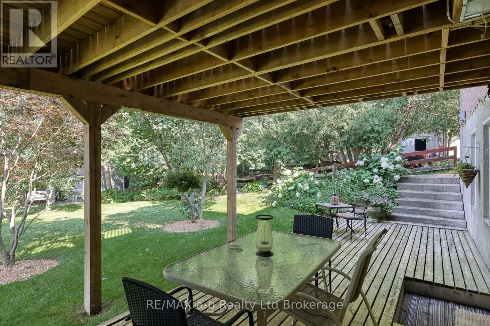 543 HIGHLAND DRIVE