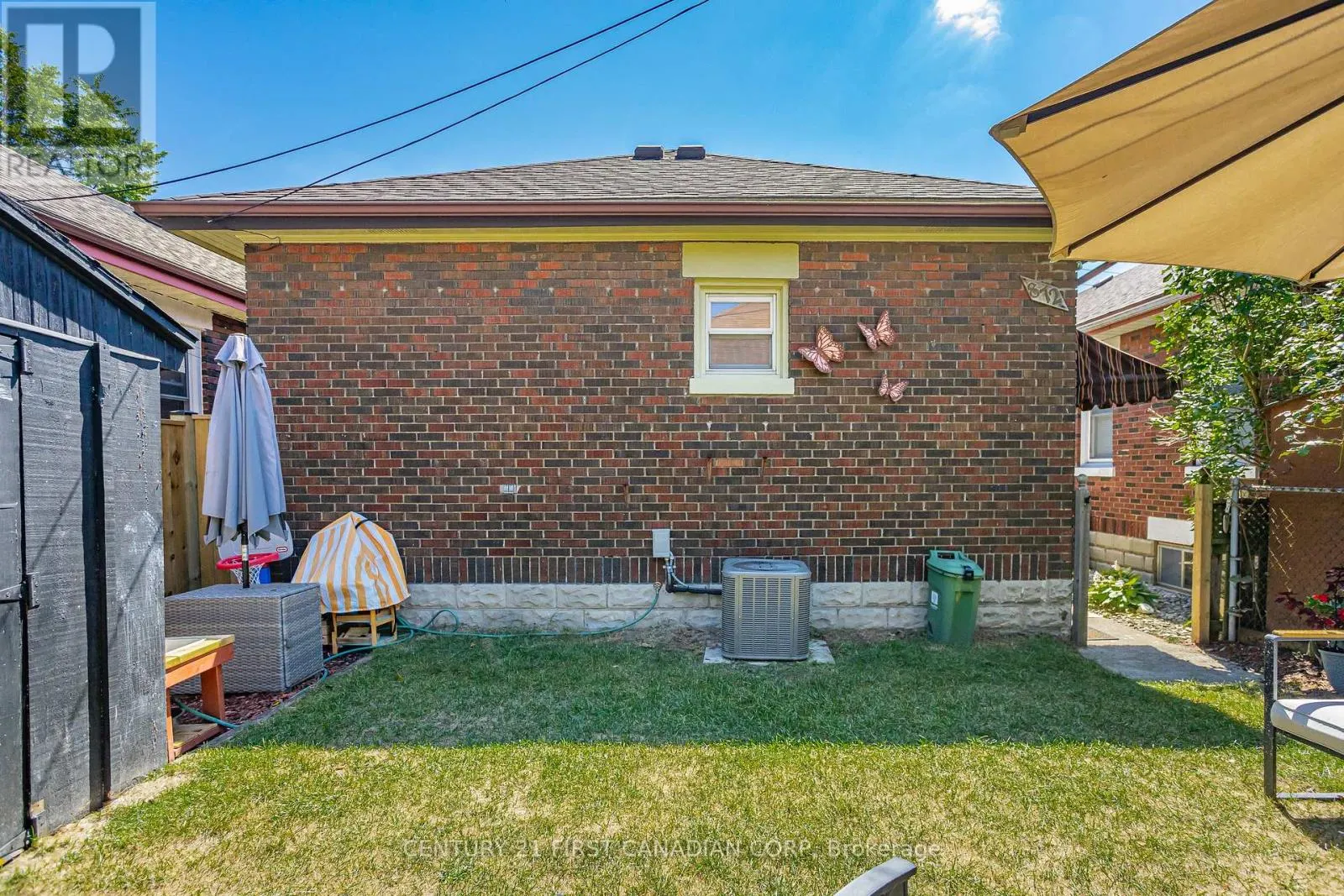 872 LOVETT STREET