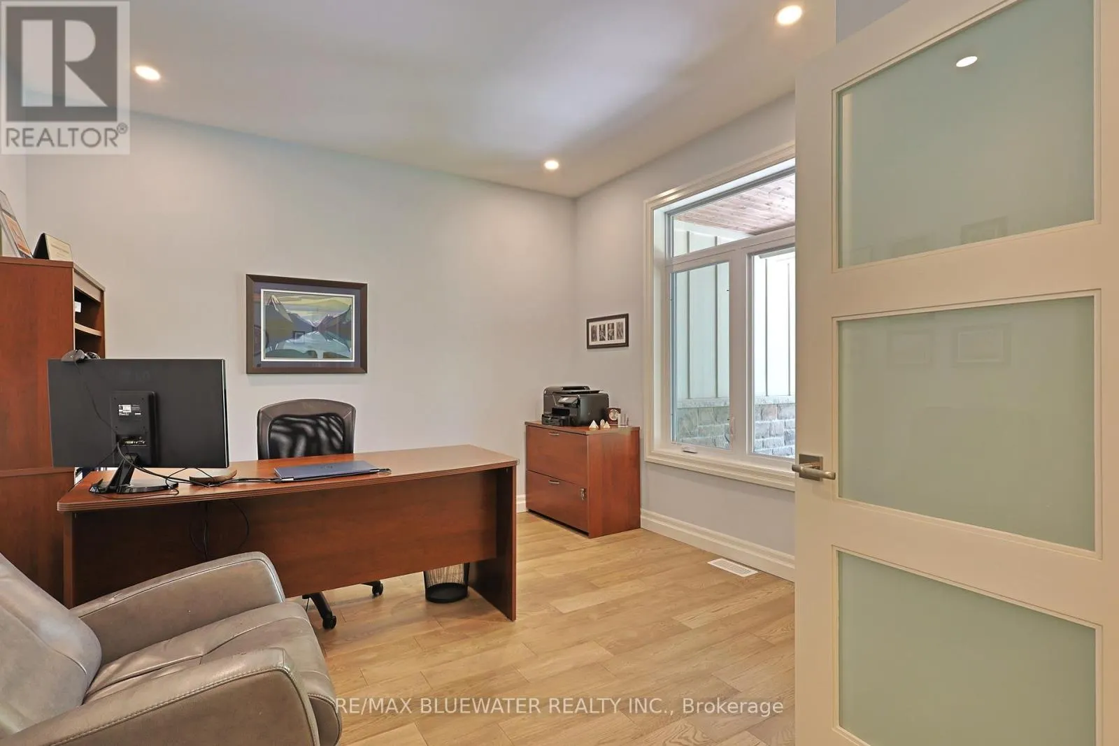 8437 GOOSEMARSH LINE