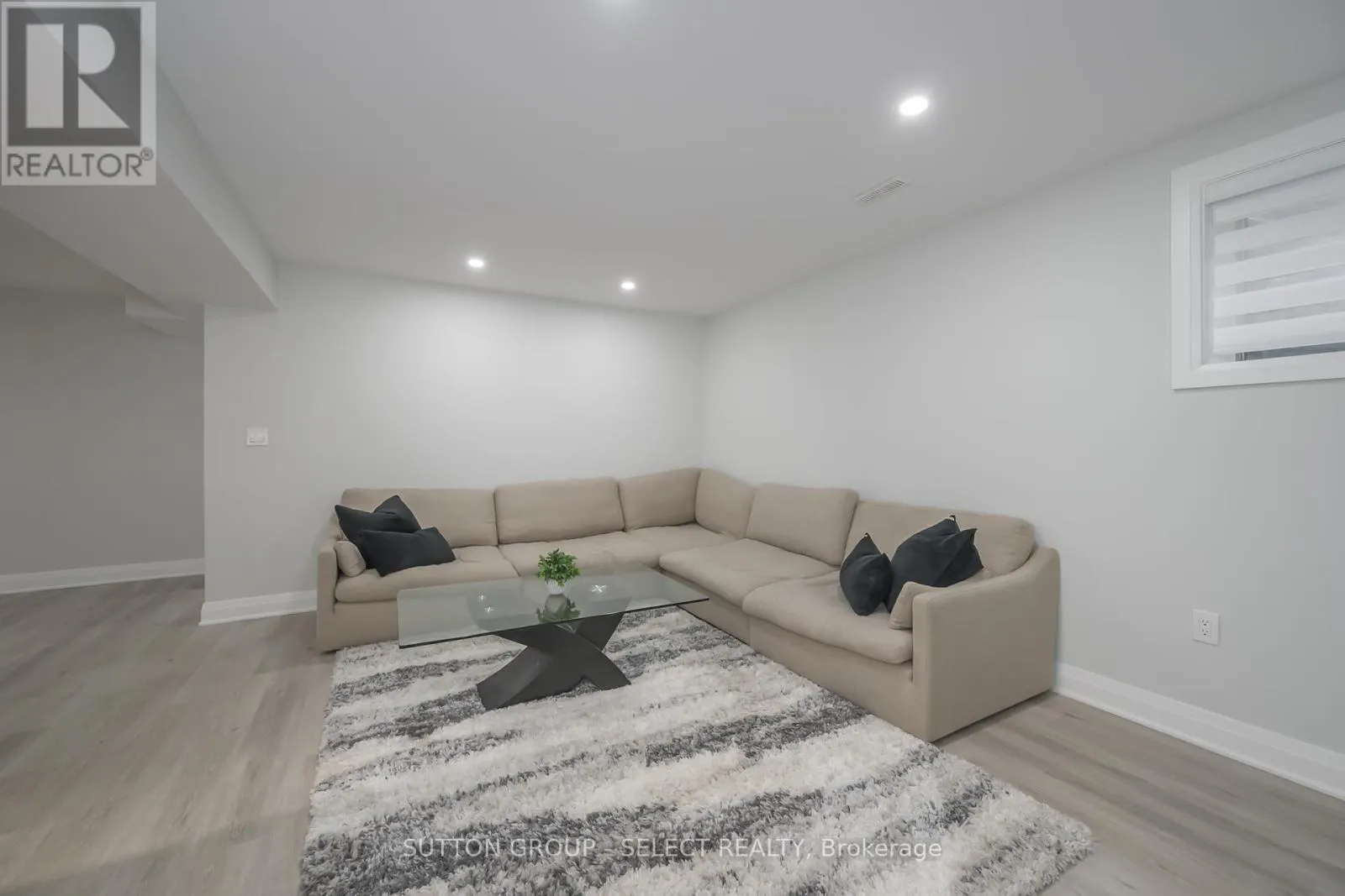 77 - 383 DAVENTRY WAY, #77