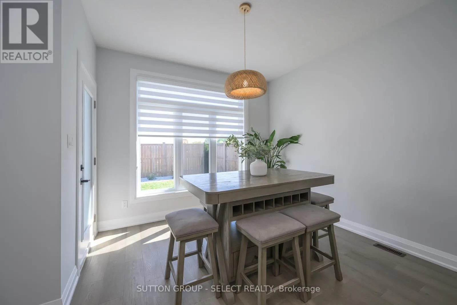 77 - 383 DAVENTRY WAY, #77