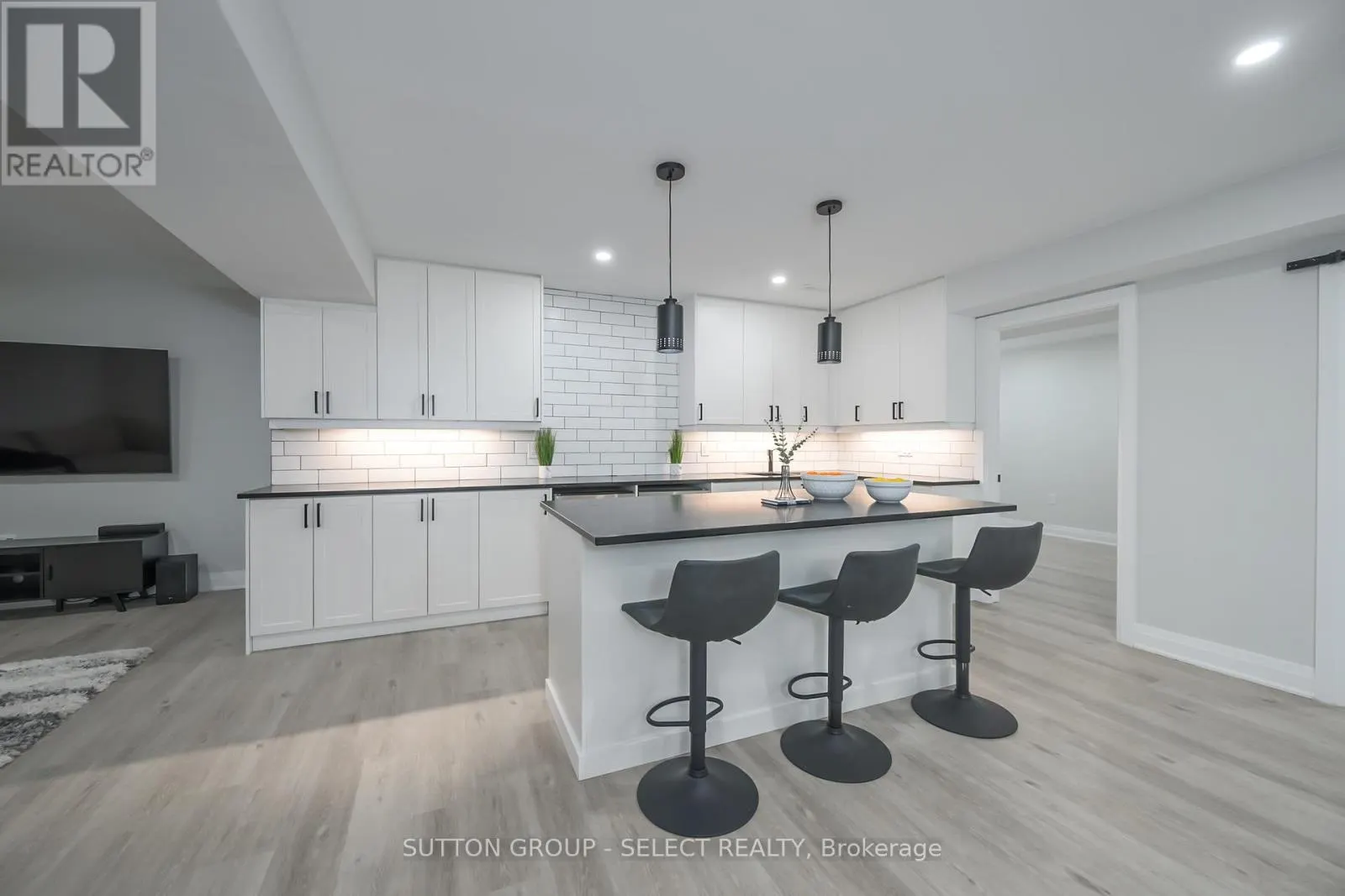 77 - 383 DAVENTRY WAY, #77
