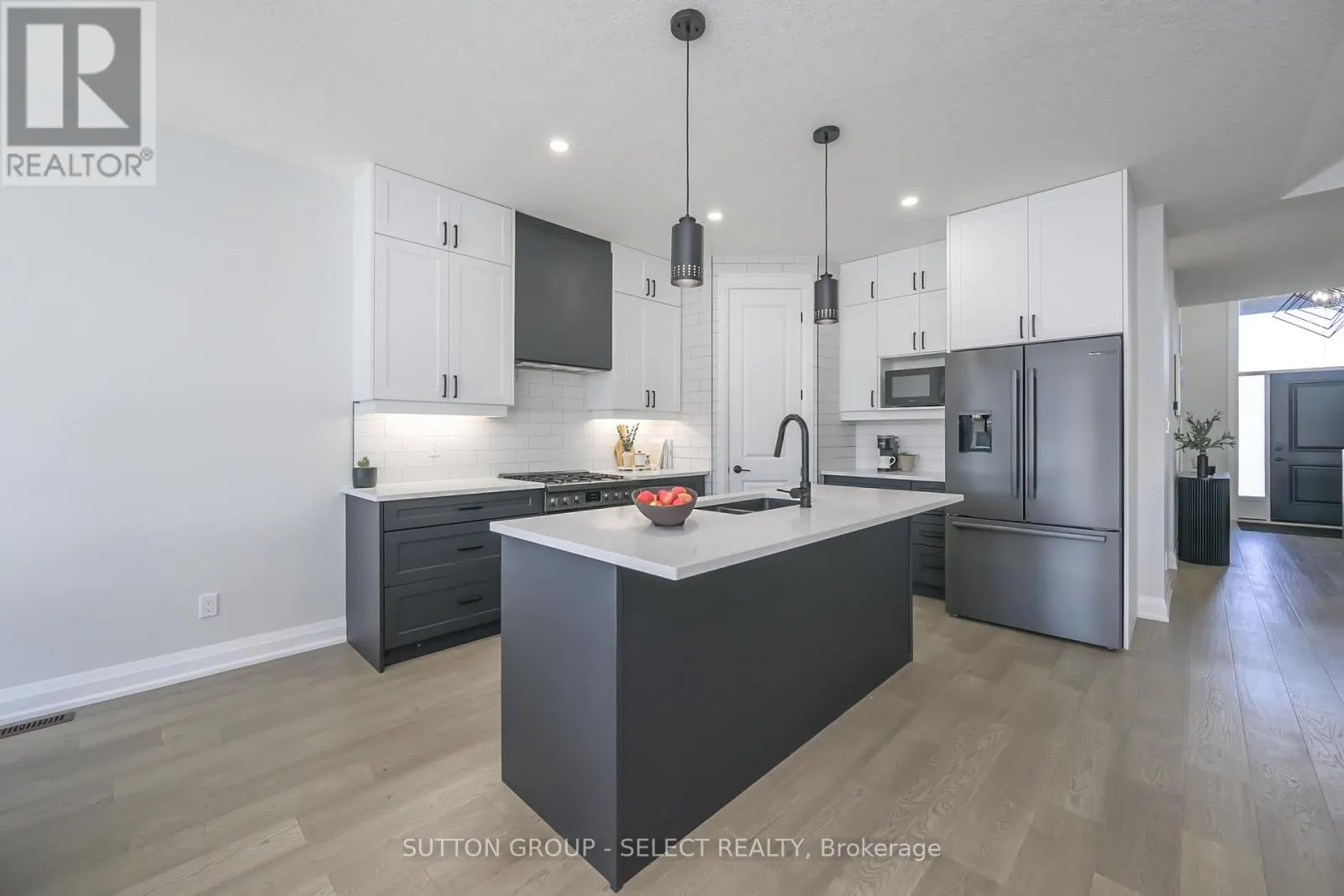 77 - 383 DAVENTRY WAY, #77