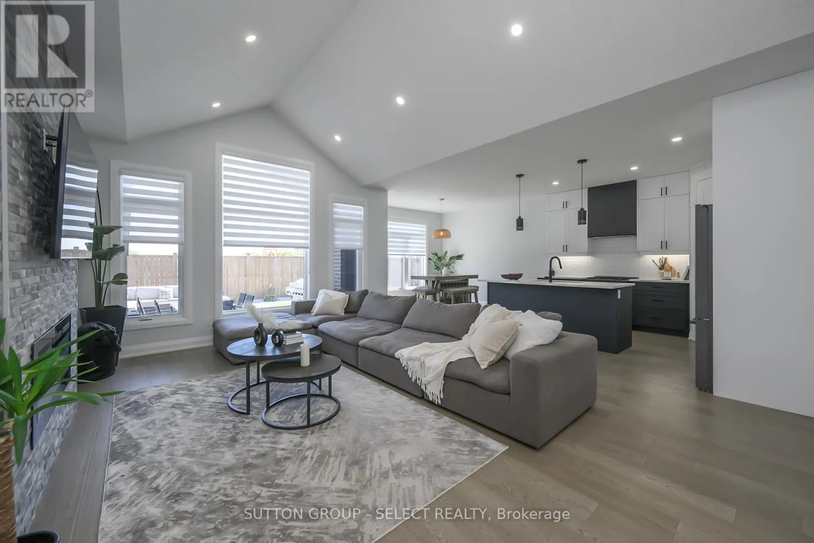77 - 383 DAVENTRY WAY, #77