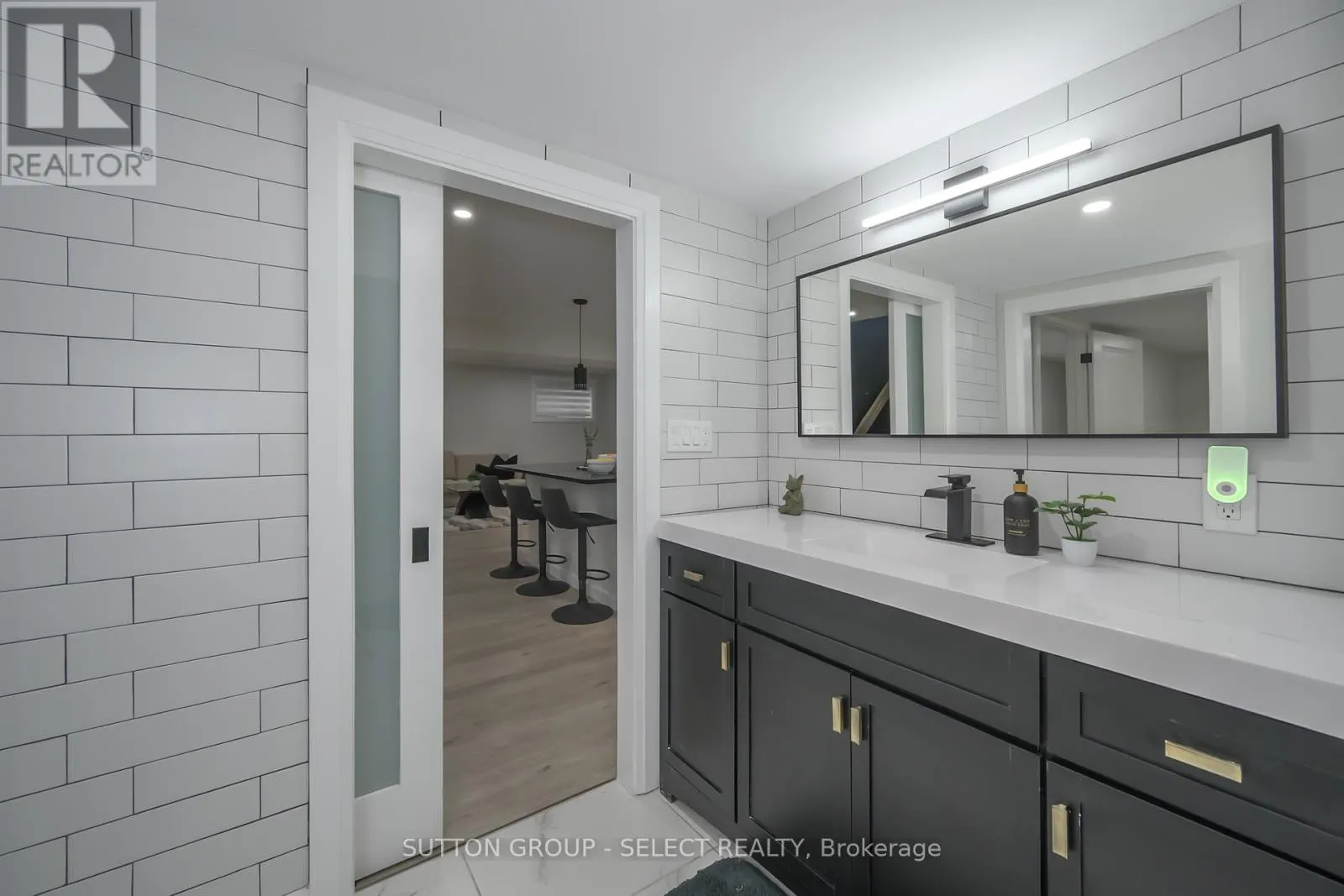 77 - 383 DAVENTRY WAY, #77
