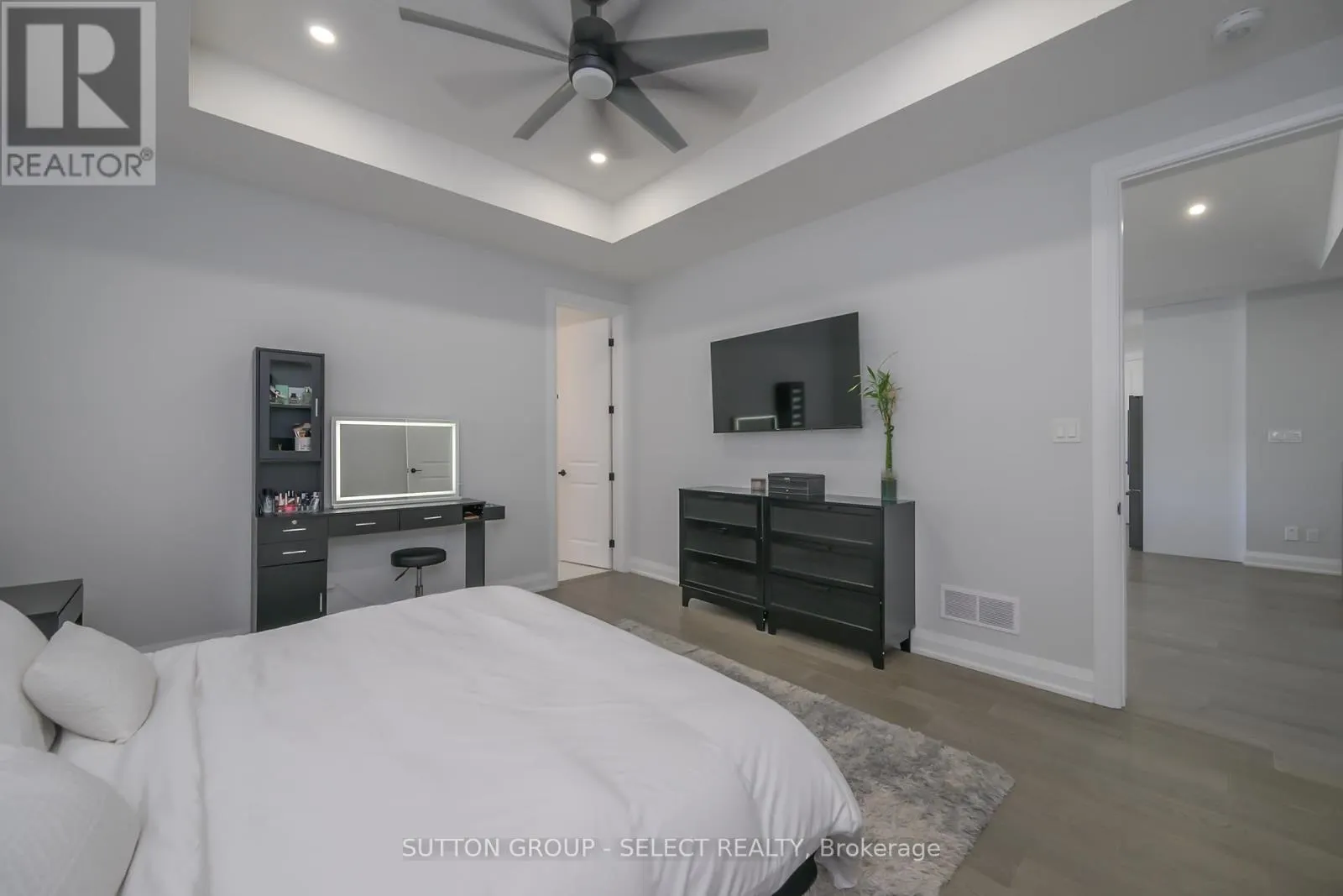 77 - 383 DAVENTRY WAY, #77
