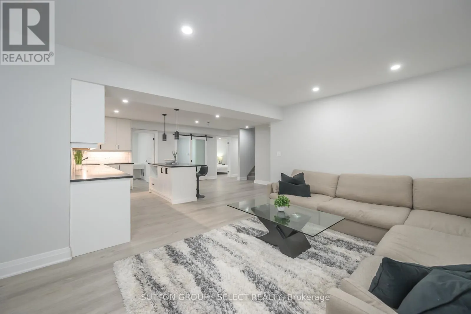 77 - 383 DAVENTRY WAY, #77