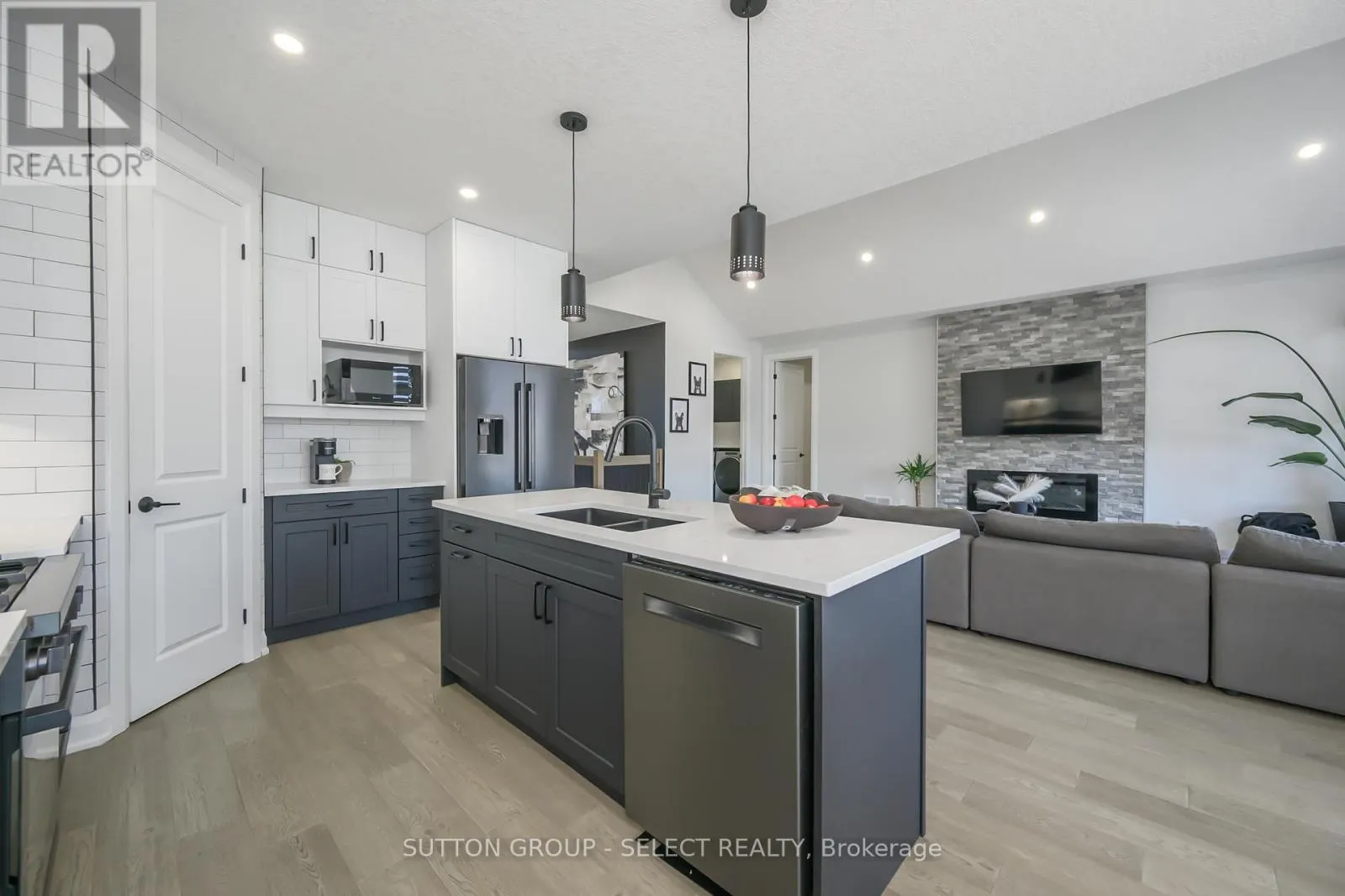 77 - 383 DAVENTRY WAY, #77