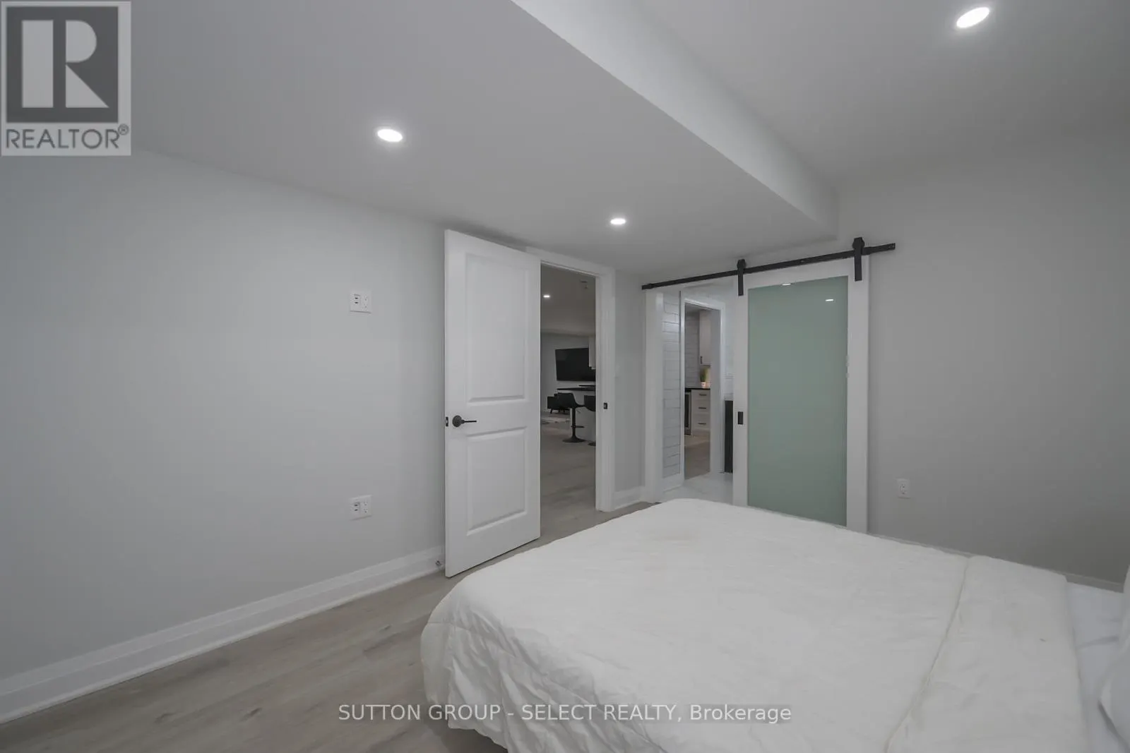 77 - 383 DAVENTRY WAY, #77
