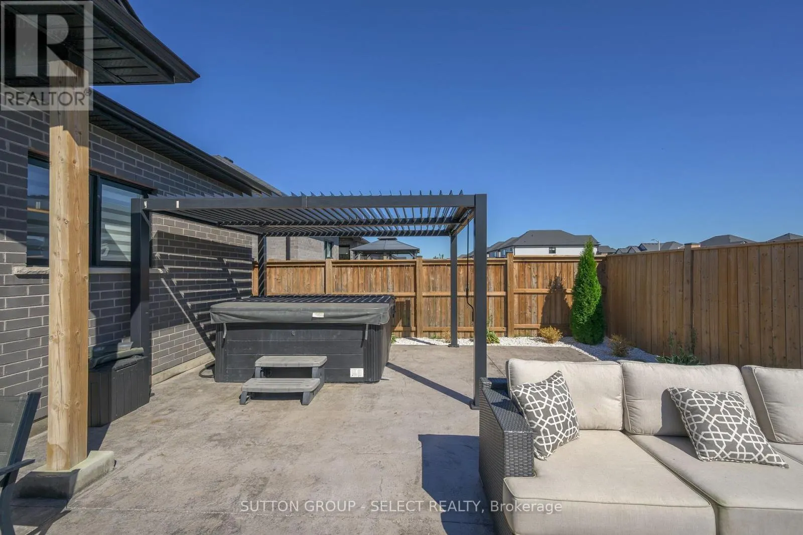 77 - 383 DAVENTRY WAY, #77
