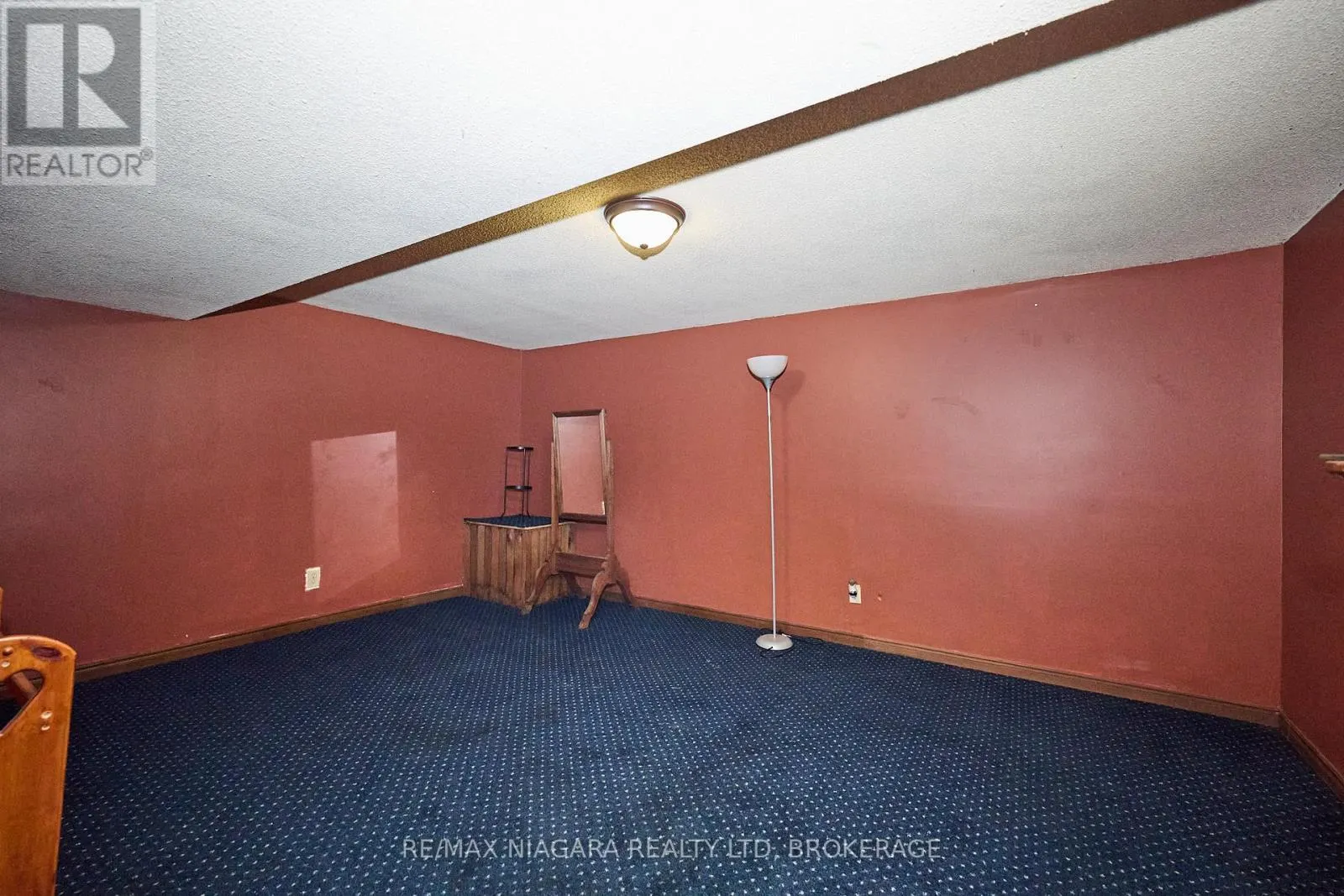 506 WALDEN BOULEVARD