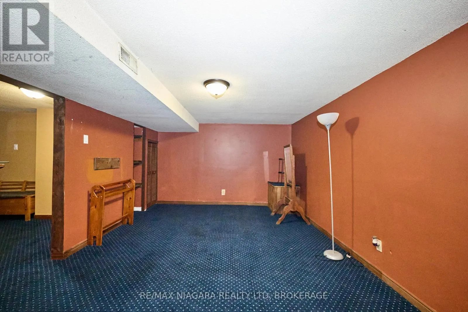 506 WALDEN BOULEVARD