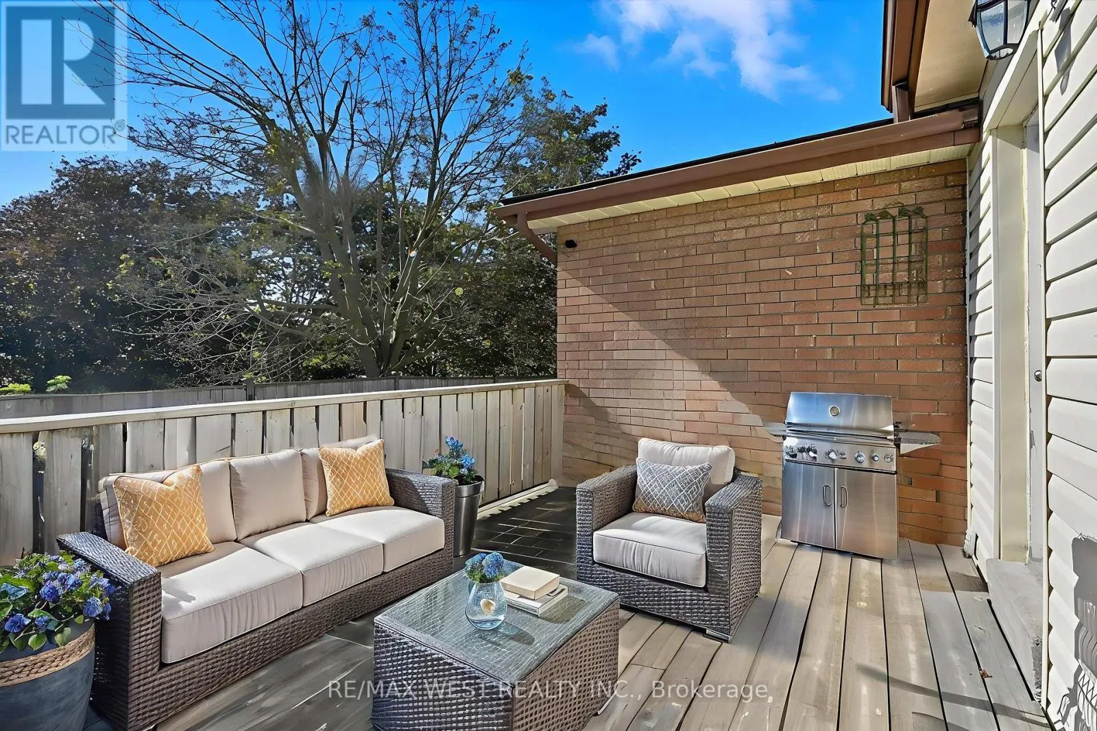 816 BREALEY DRIVE