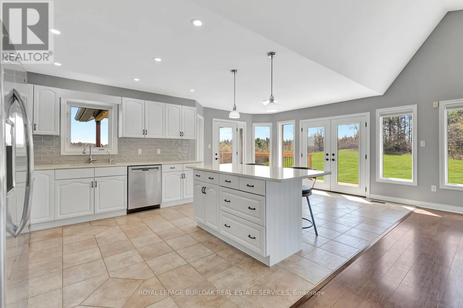 70 GOVERNORS ROAD E