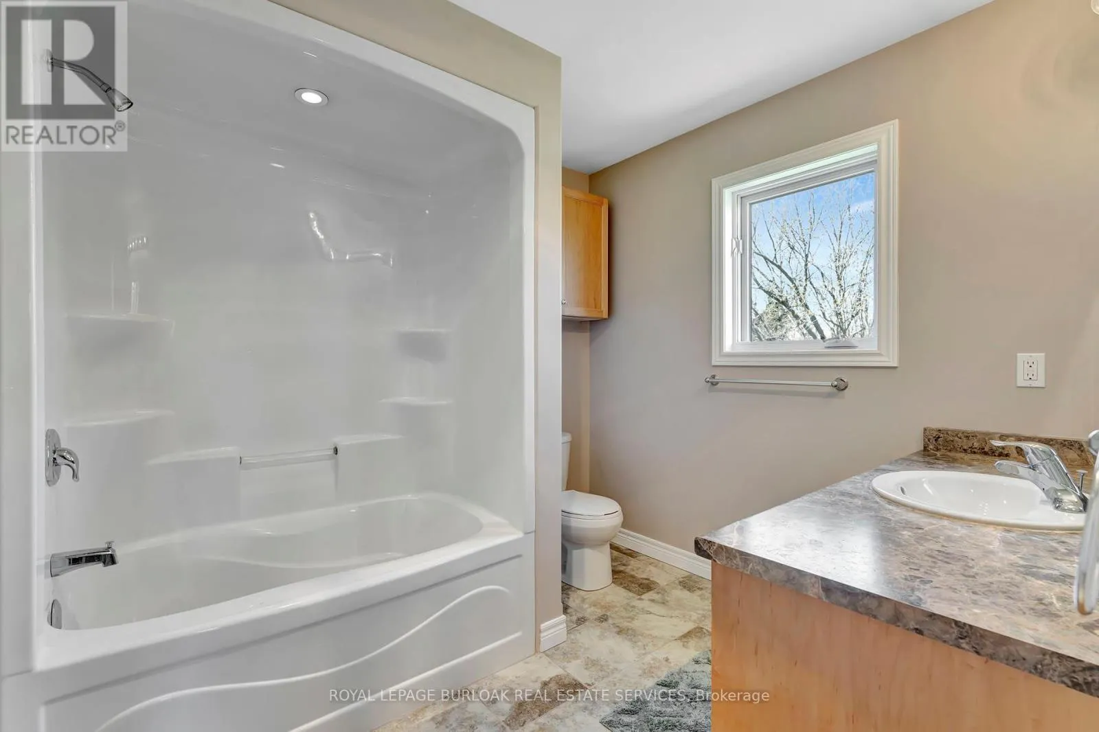 70 GOVERNORS ROAD E