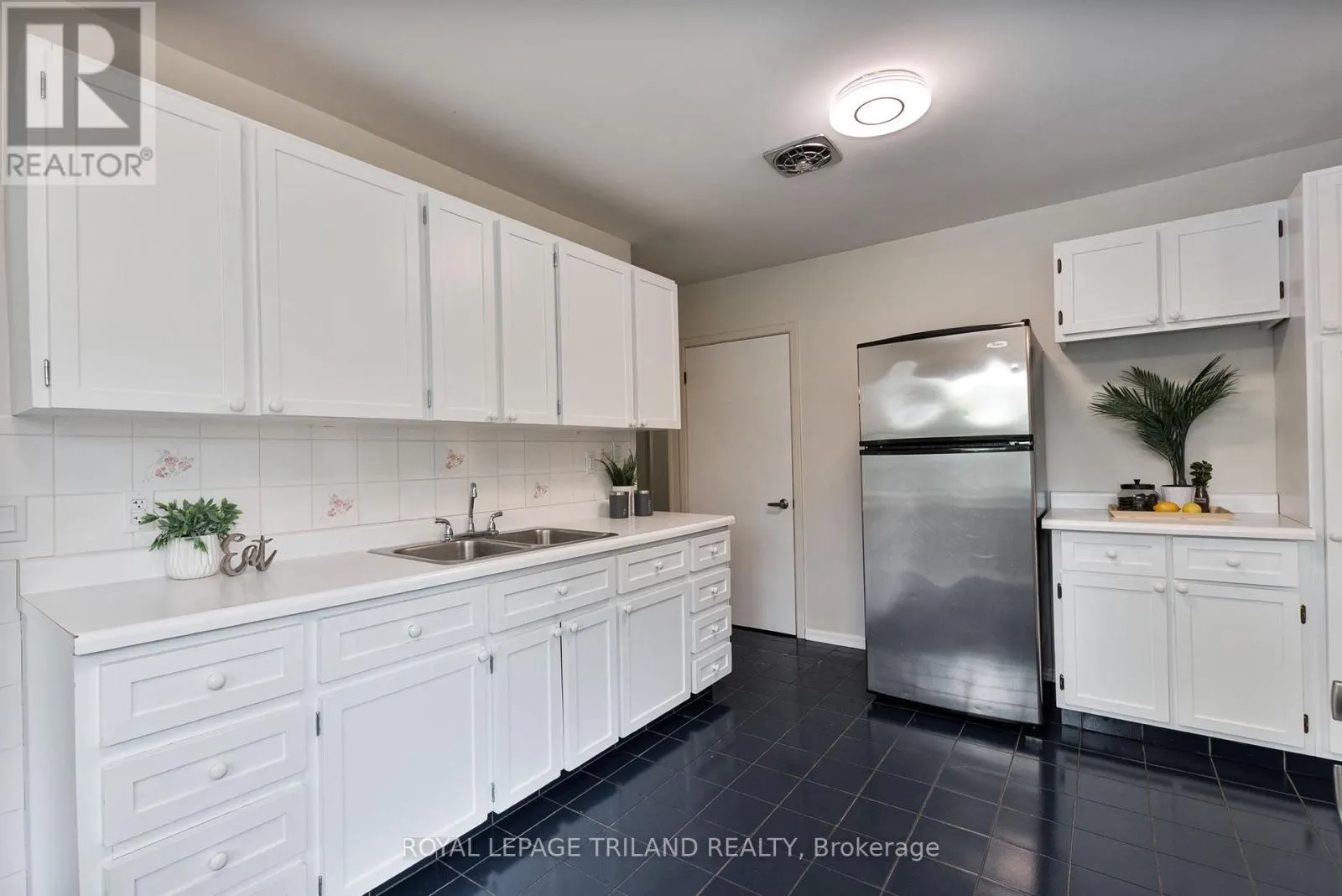 1631 KATHRYN DRIVE