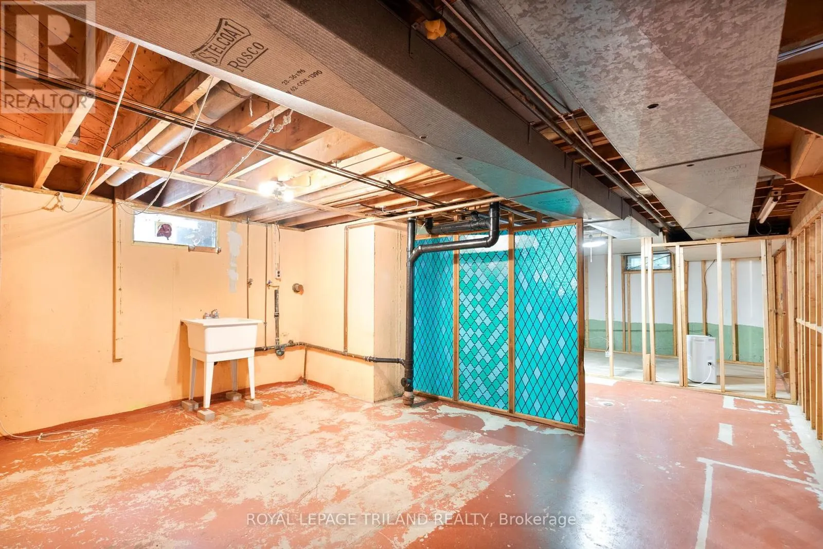 1631 KATHRYN DRIVE