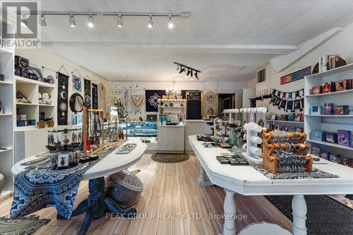 4386 DRUMMOND ROAD