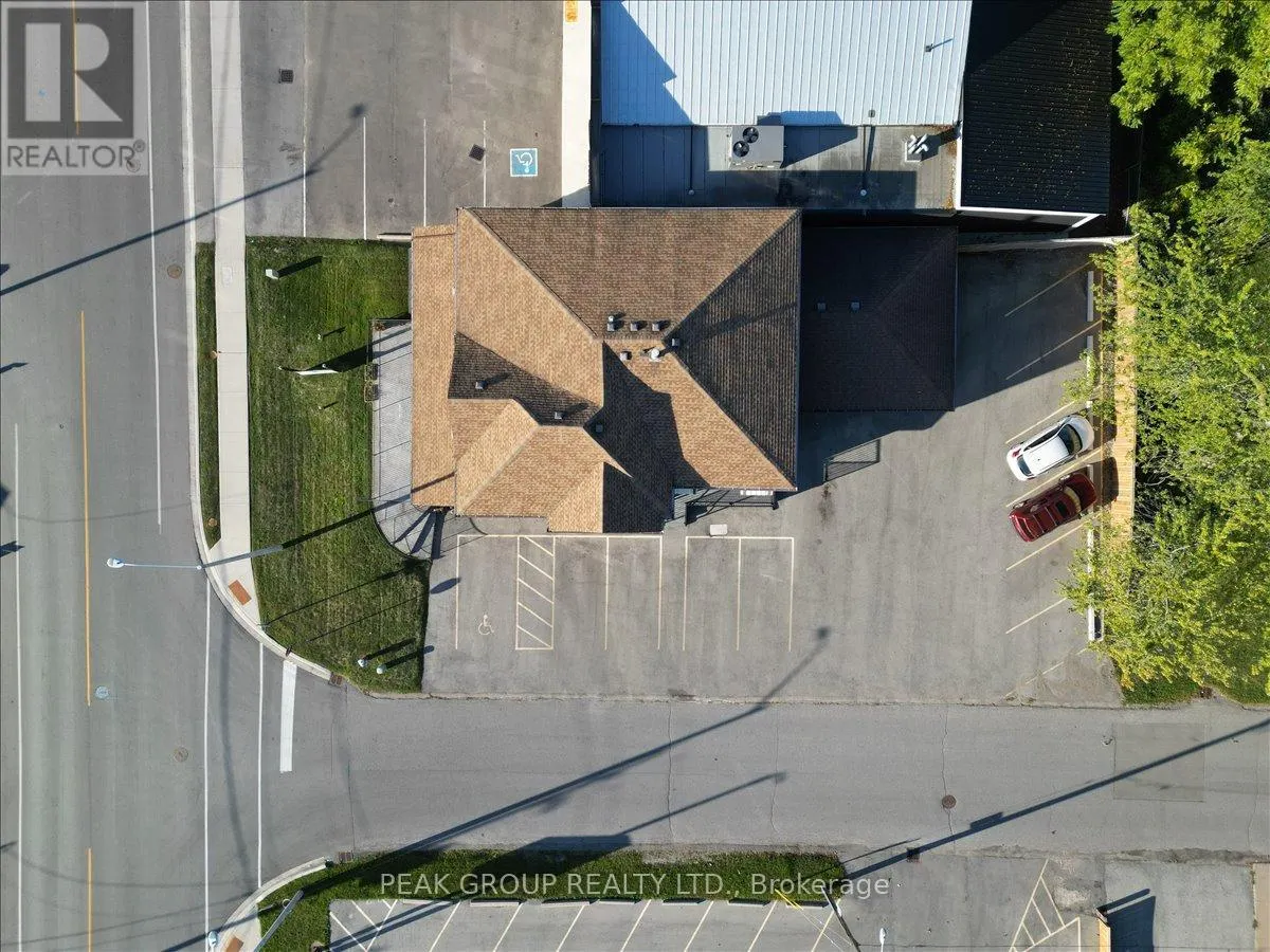 4386 DRUMMOND ROAD