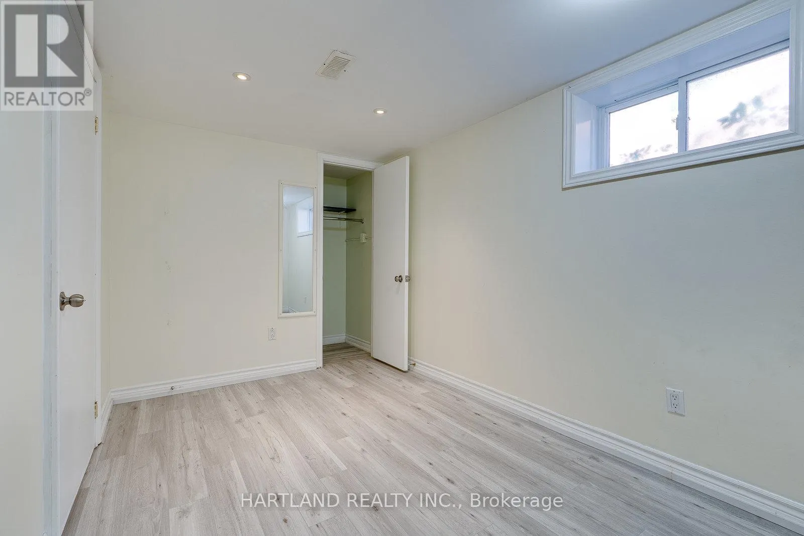 11 MAITLAND AVENUE