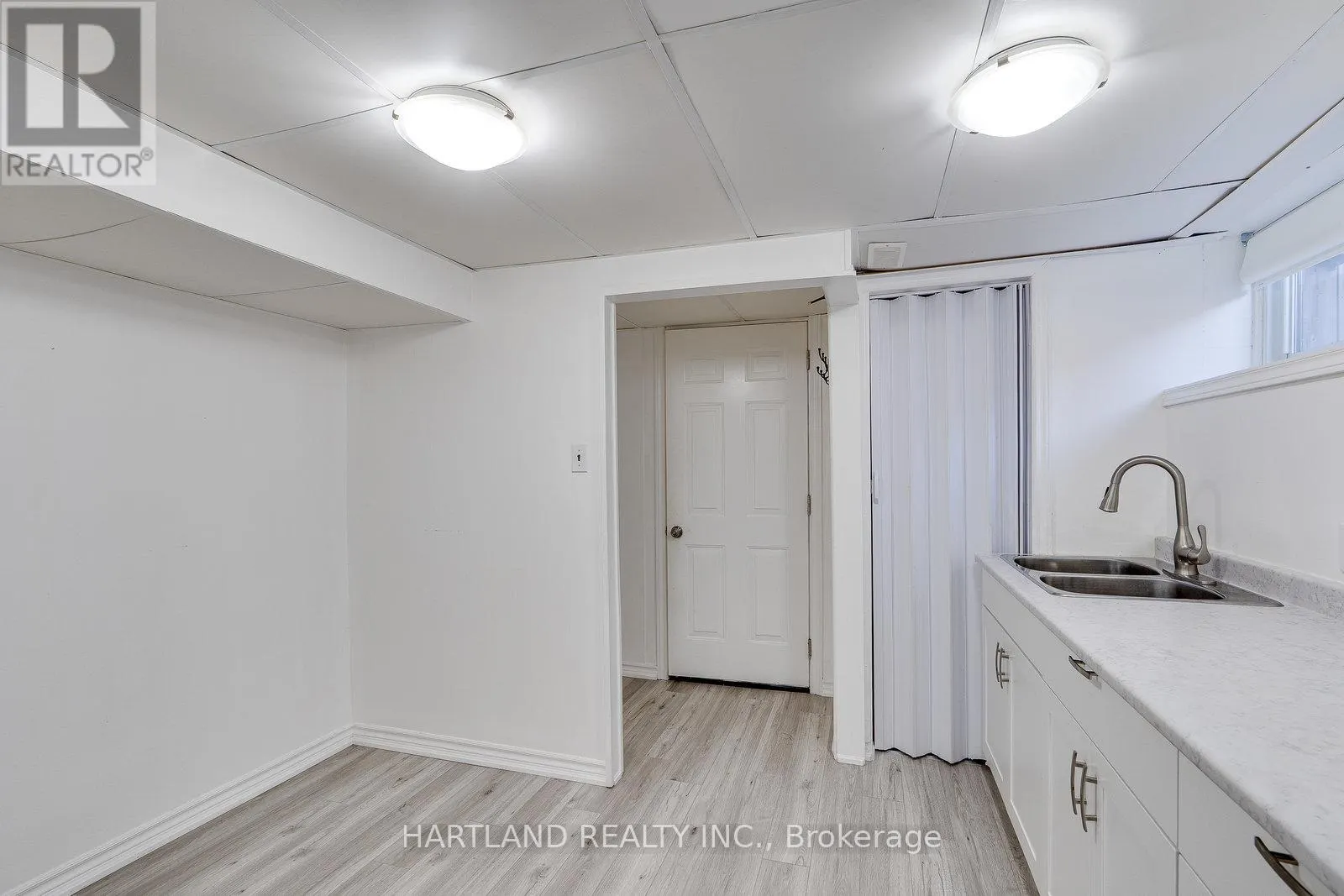 11 MAITLAND AVENUE