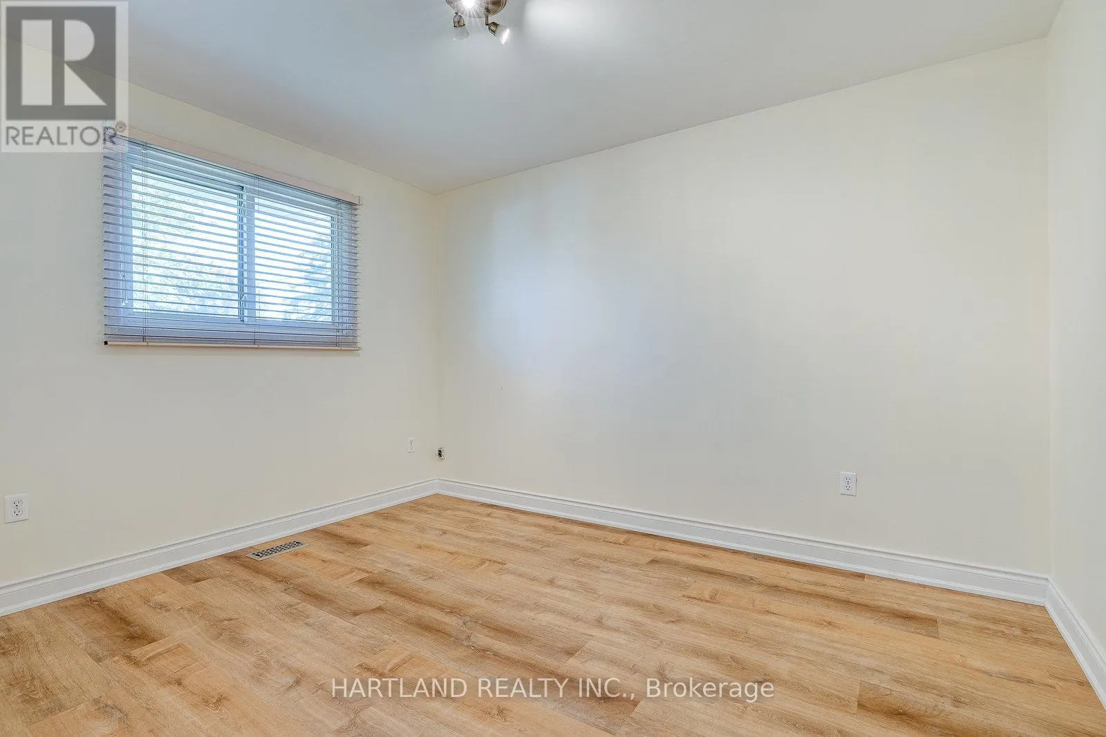 11 MAITLAND AVENUE