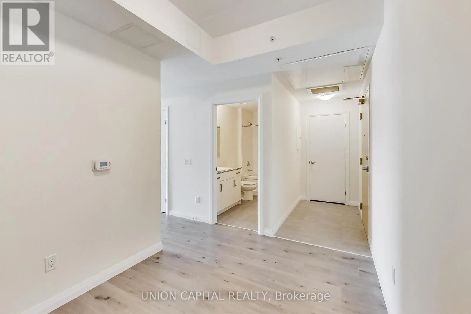801 - 60 CHARLES STREET W