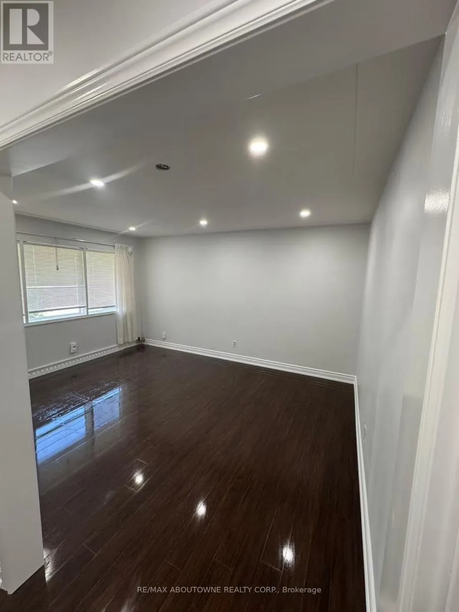 MAIN - 202 VICTORIA ROAD N