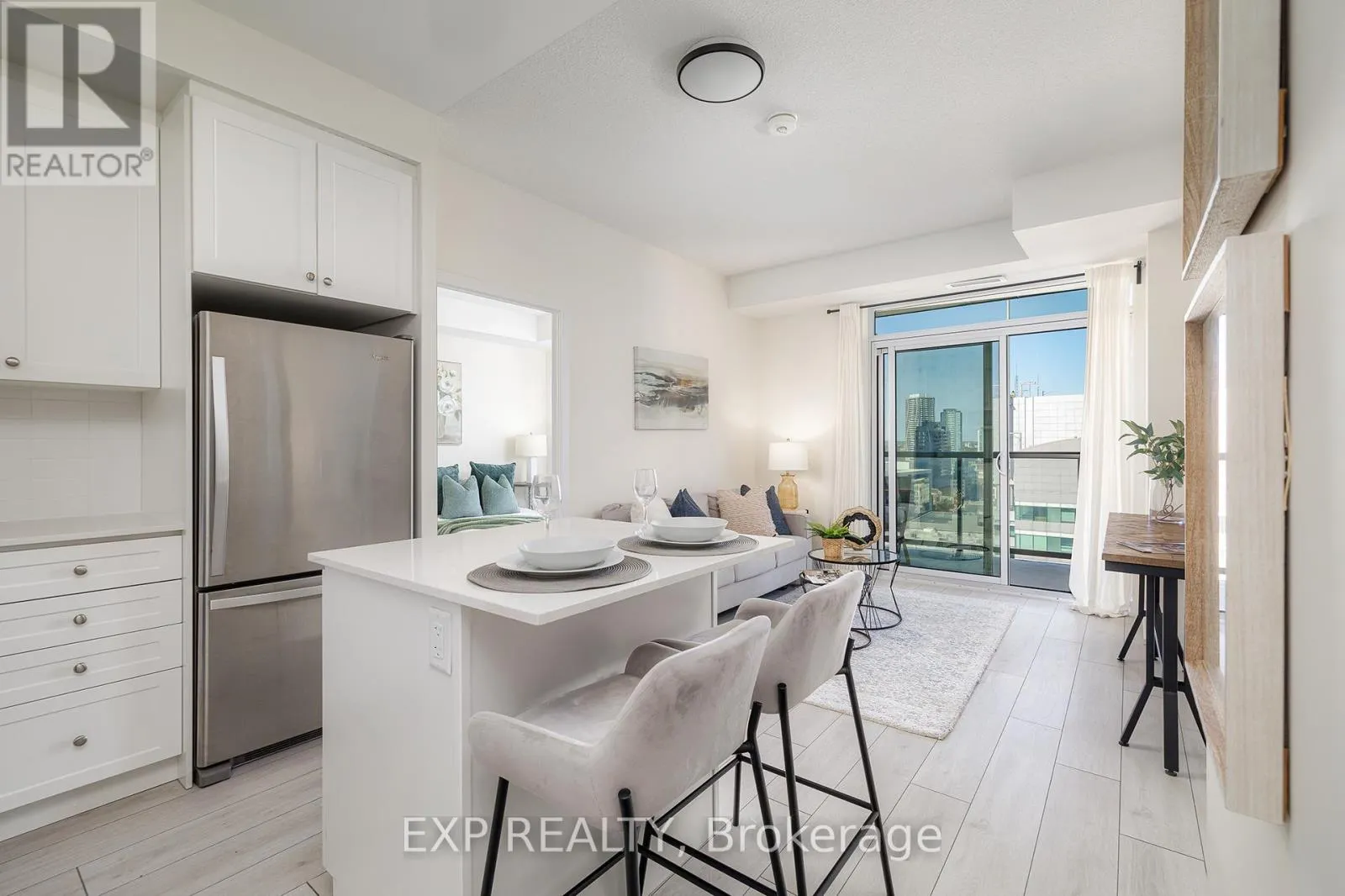1401 - 55 DUKE STREET W