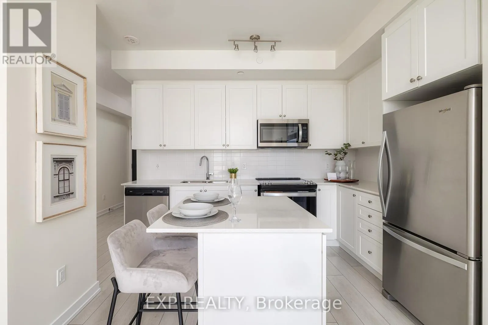 1401 - 55 DUKE STREET W