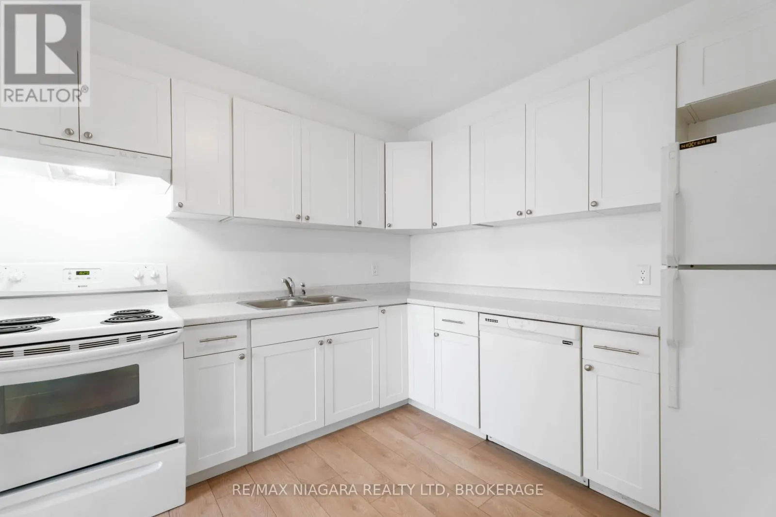 112 - 100 BROWNLEIGH AVENUE, #112