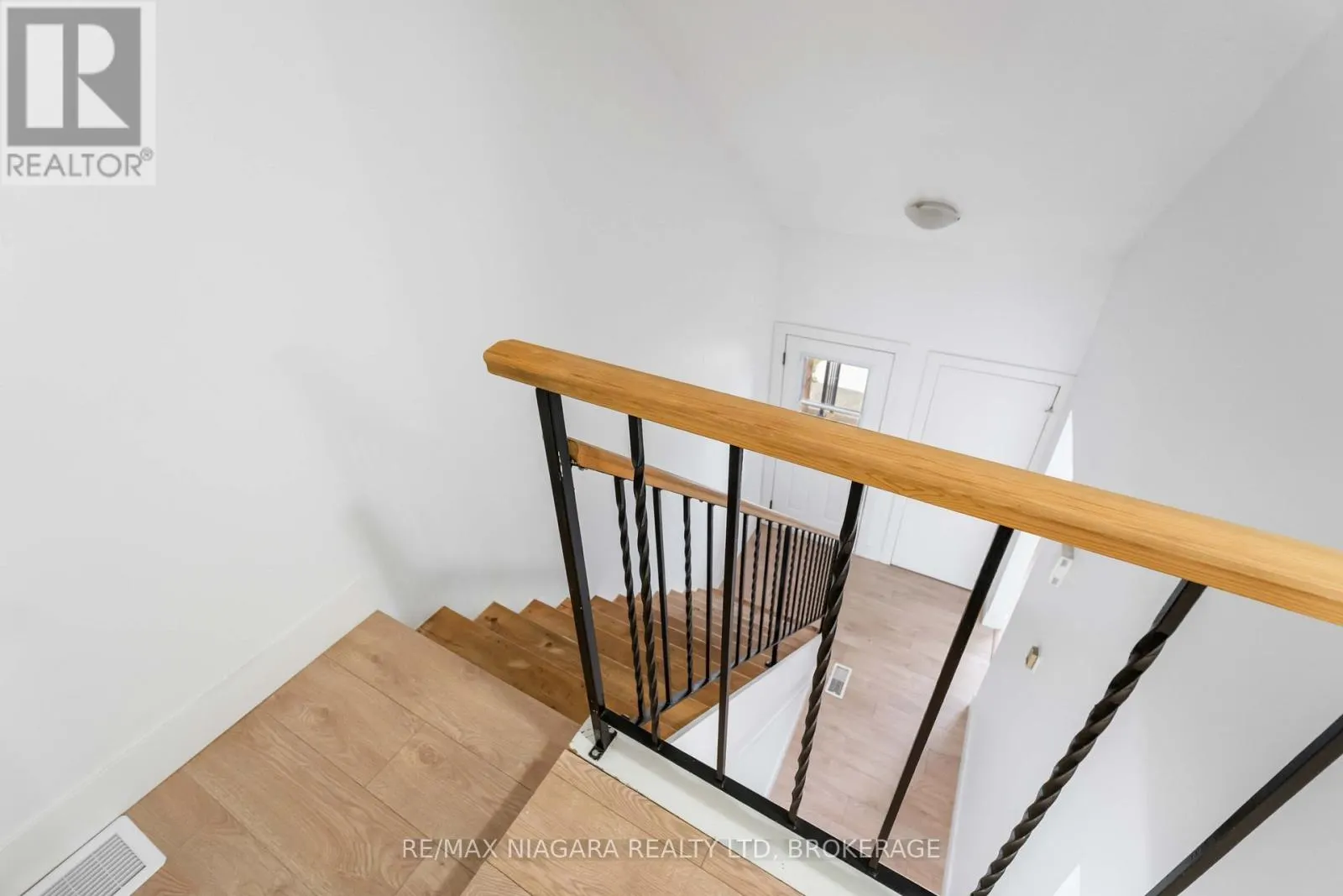112 - 100 BROWNLEIGH AVENUE, #112