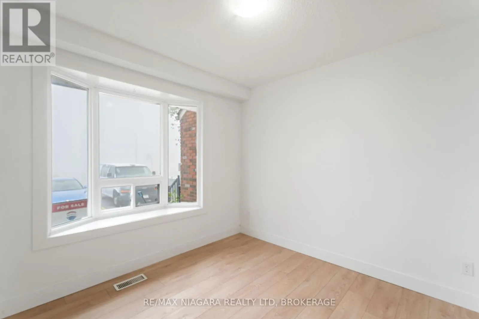 112 - 100 BROWNLEIGH AVENUE, #112