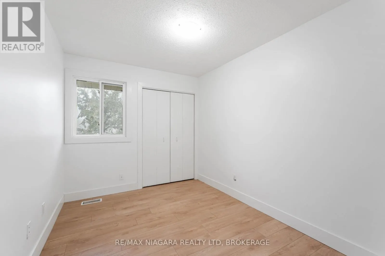 112 - 100 BROWNLEIGH AVENUE, #112