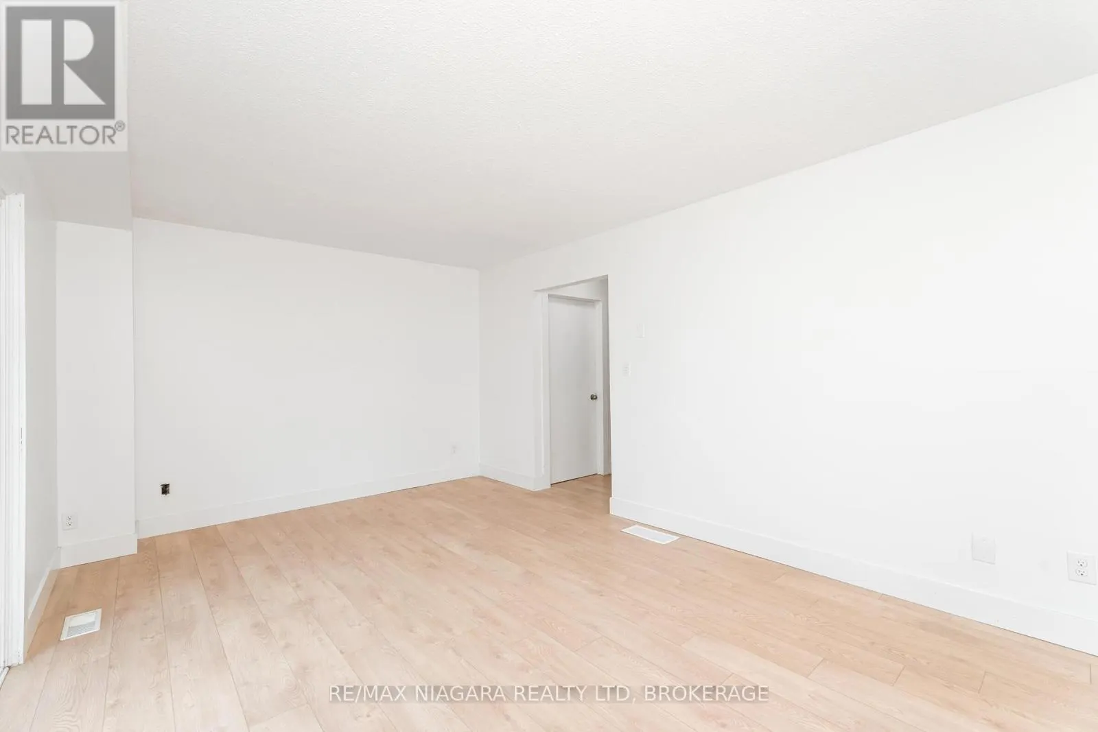 112 - 100 BROWNLEIGH AVENUE, #112