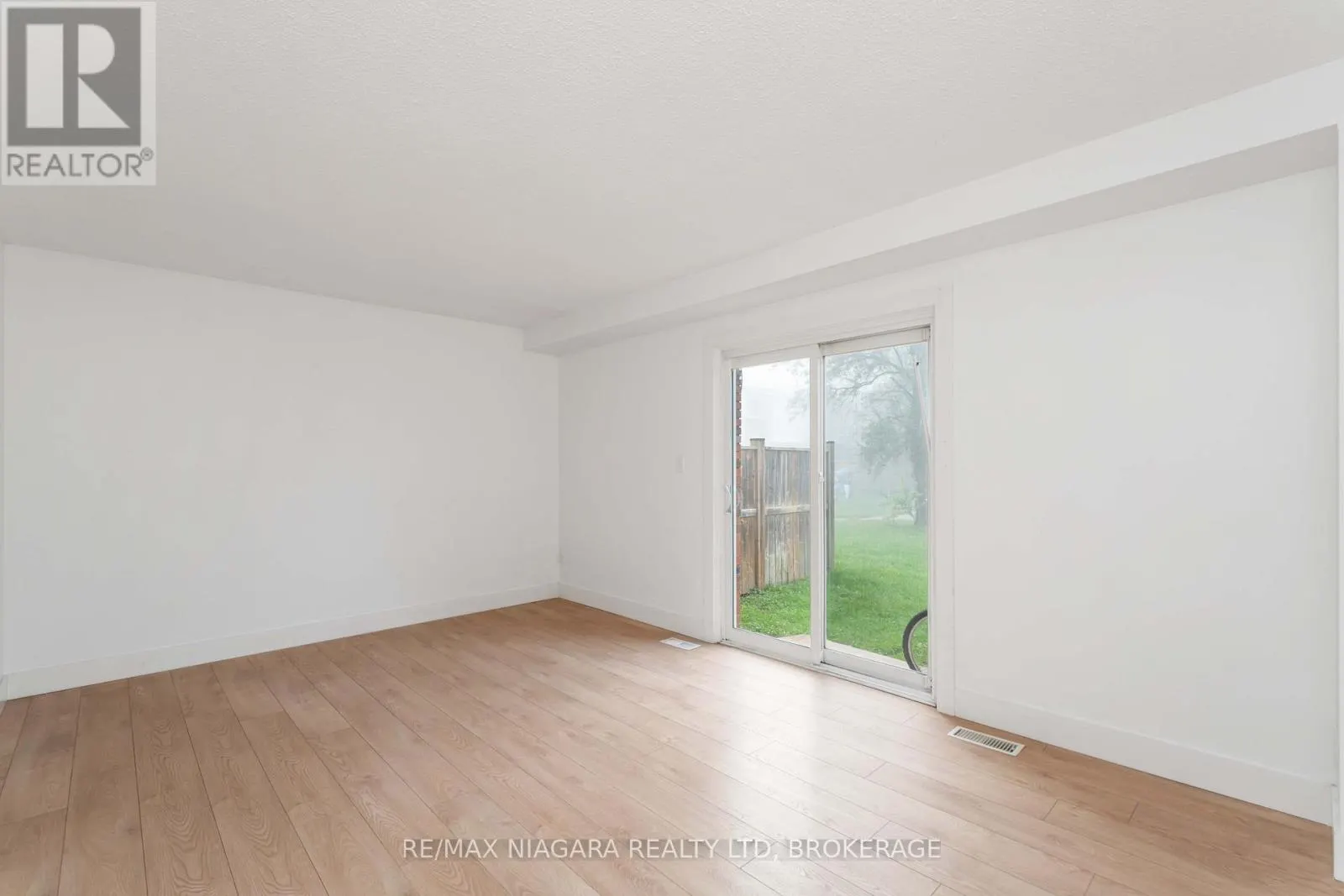 112 - 100 BROWNLEIGH AVENUE, #112