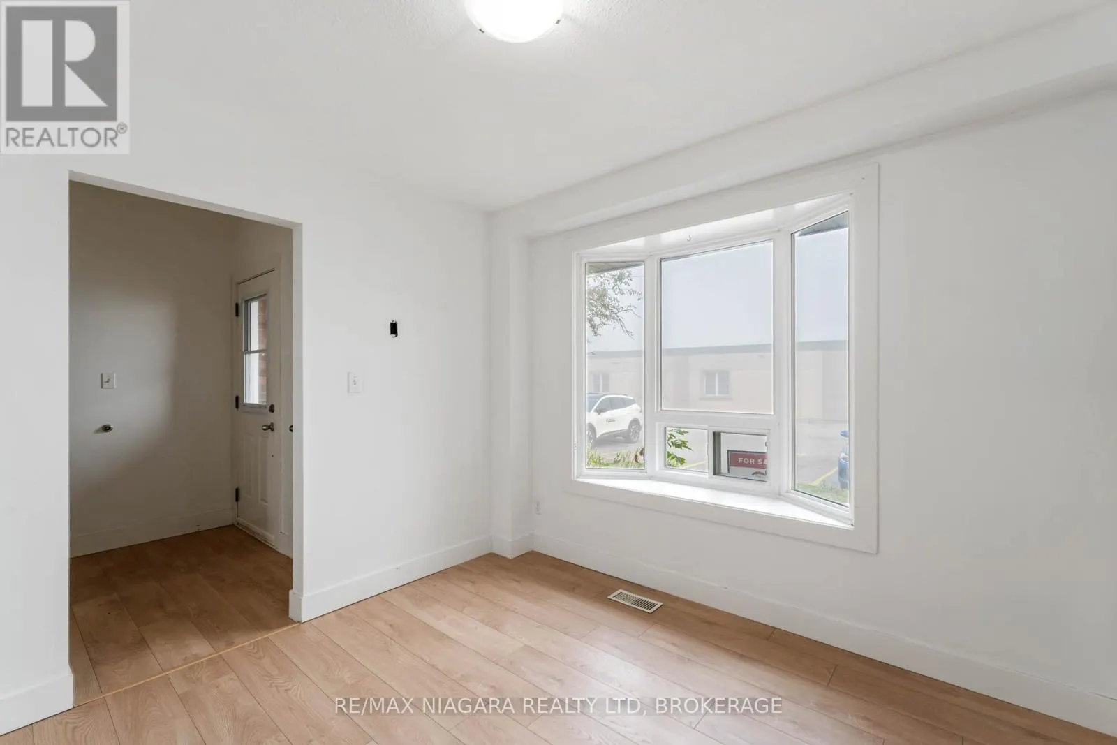 112 - 100 BROWNLEIGH AVENUE, #112